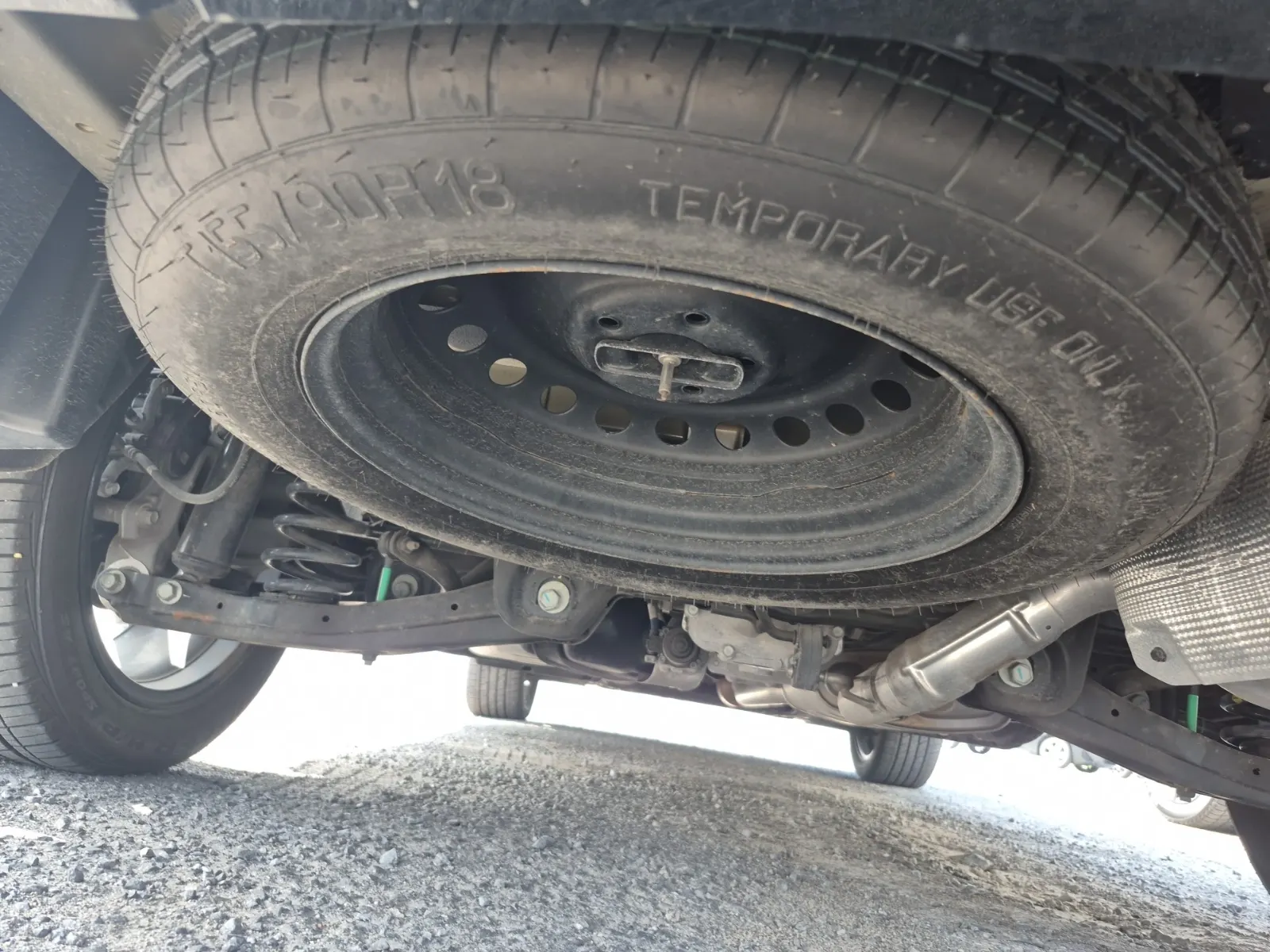 Undercarriage - Rear Photo