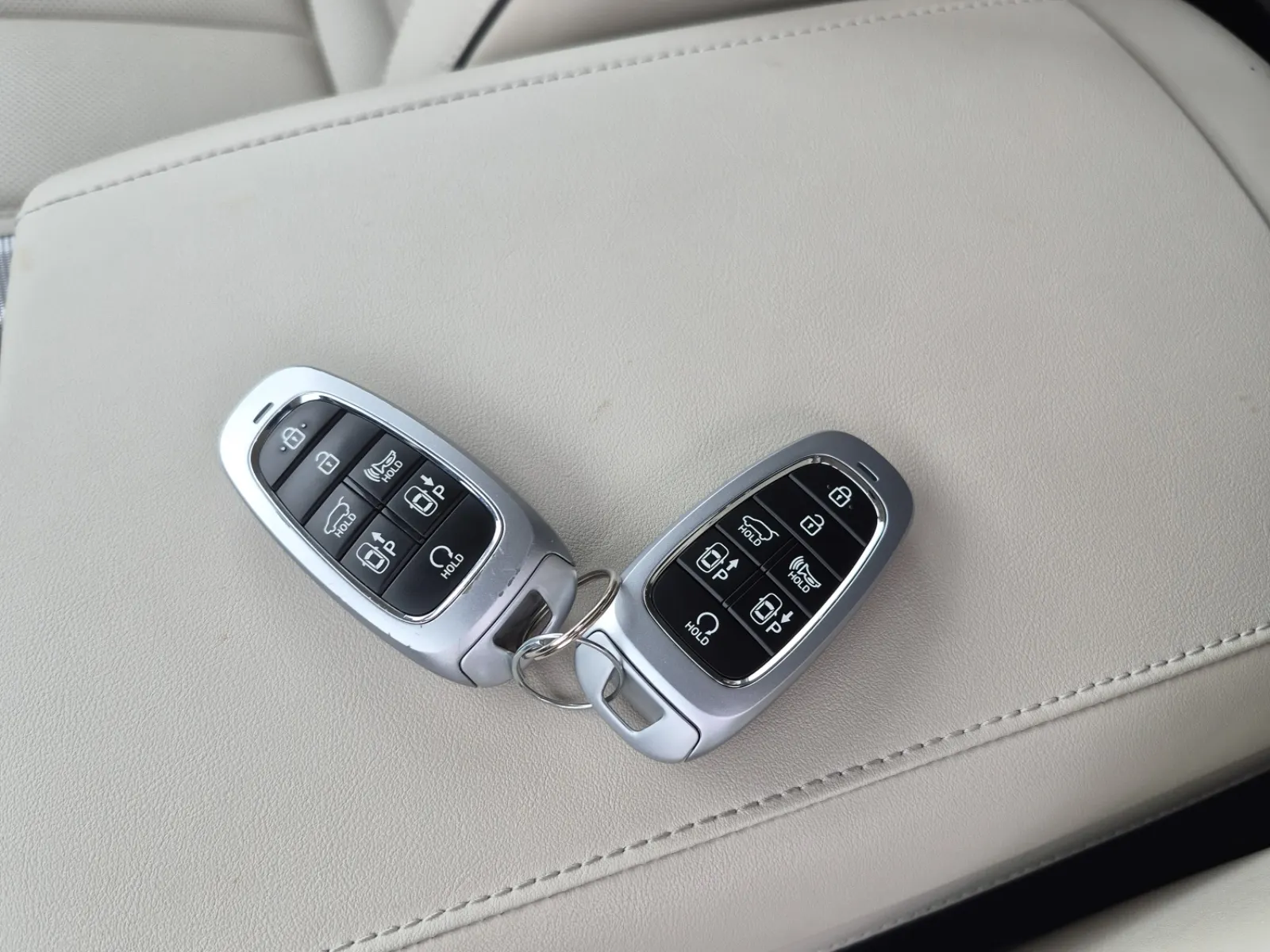 Keys/Fobs/Manual Photo