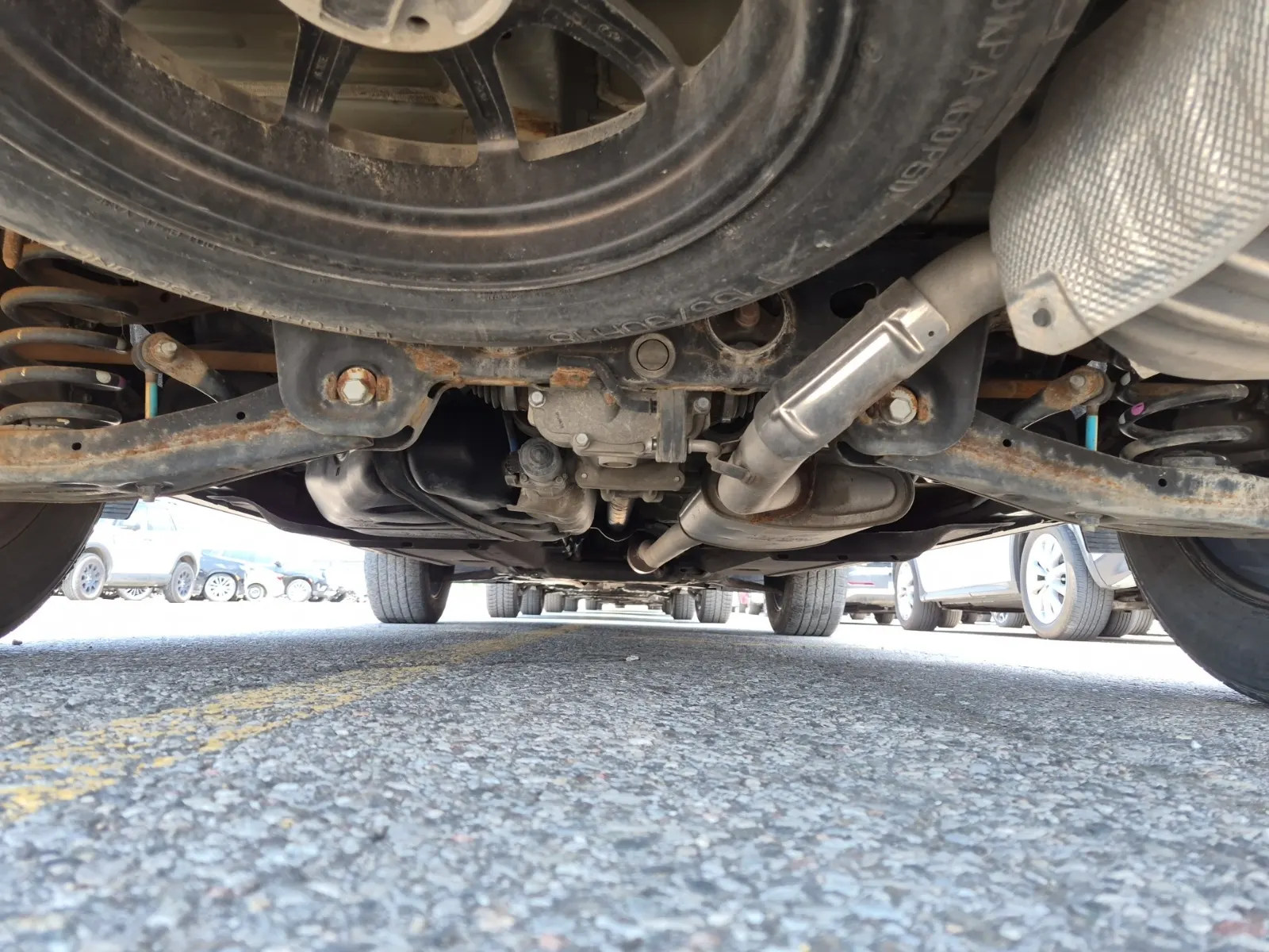 Undercarriage - Rear Photo