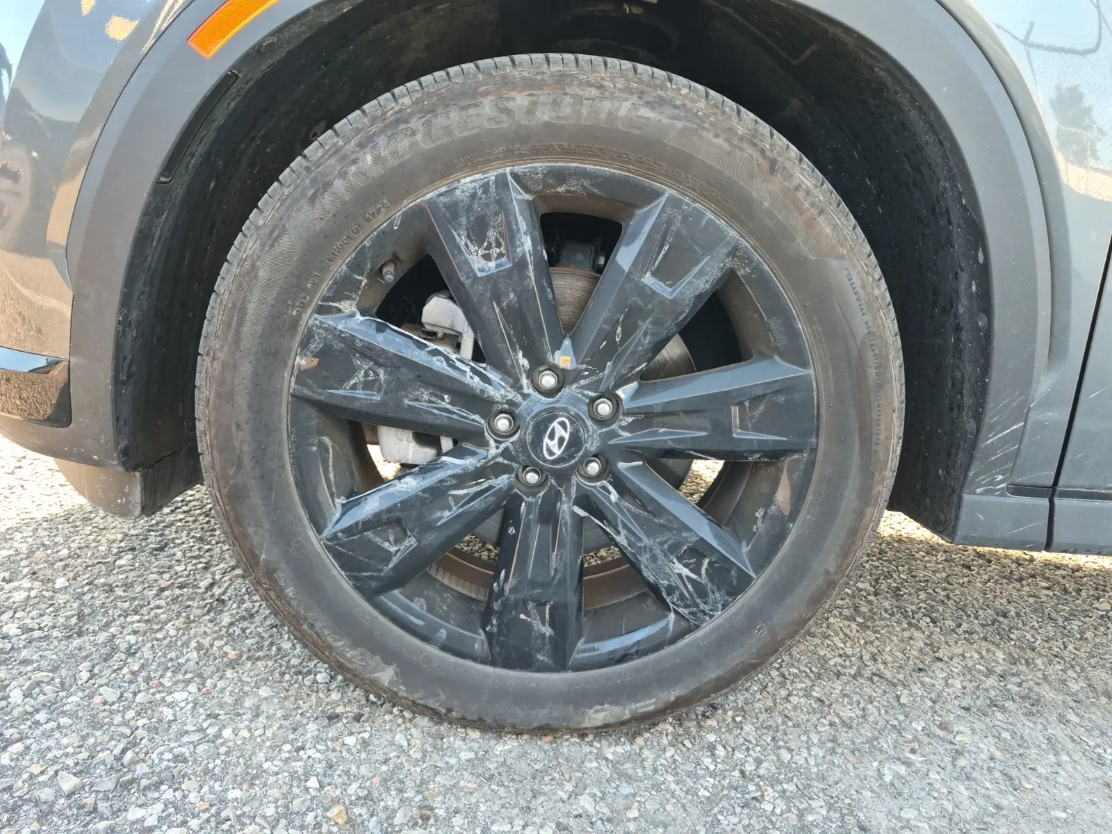 Front driver wheel/tire photo