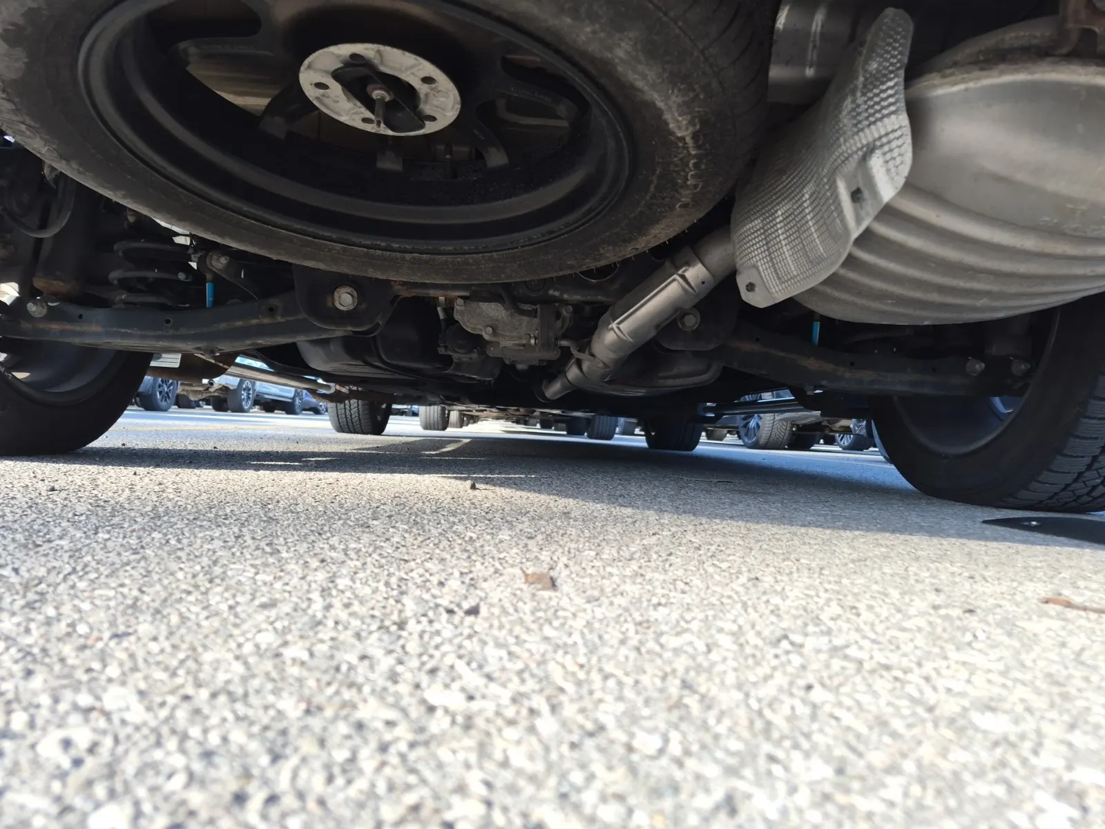 Undercarriage - Rear Photo