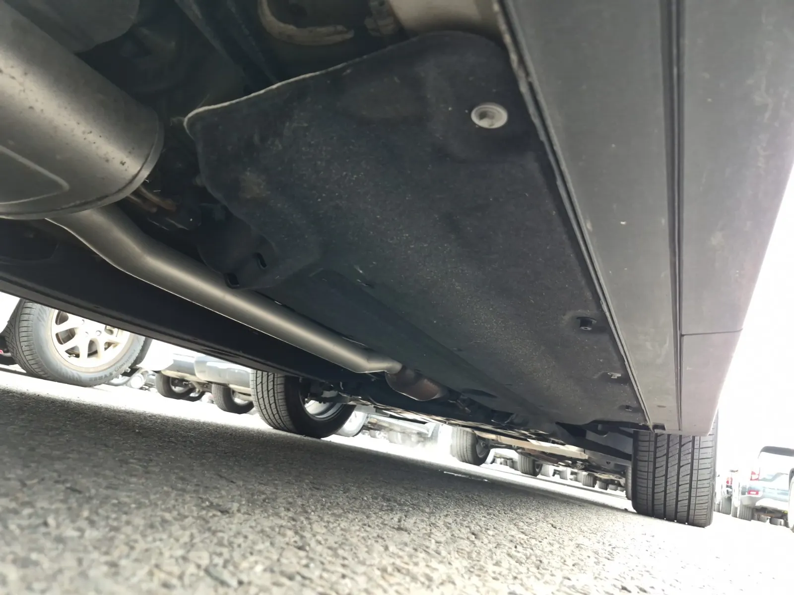 Undercarriage - Passenger Photo