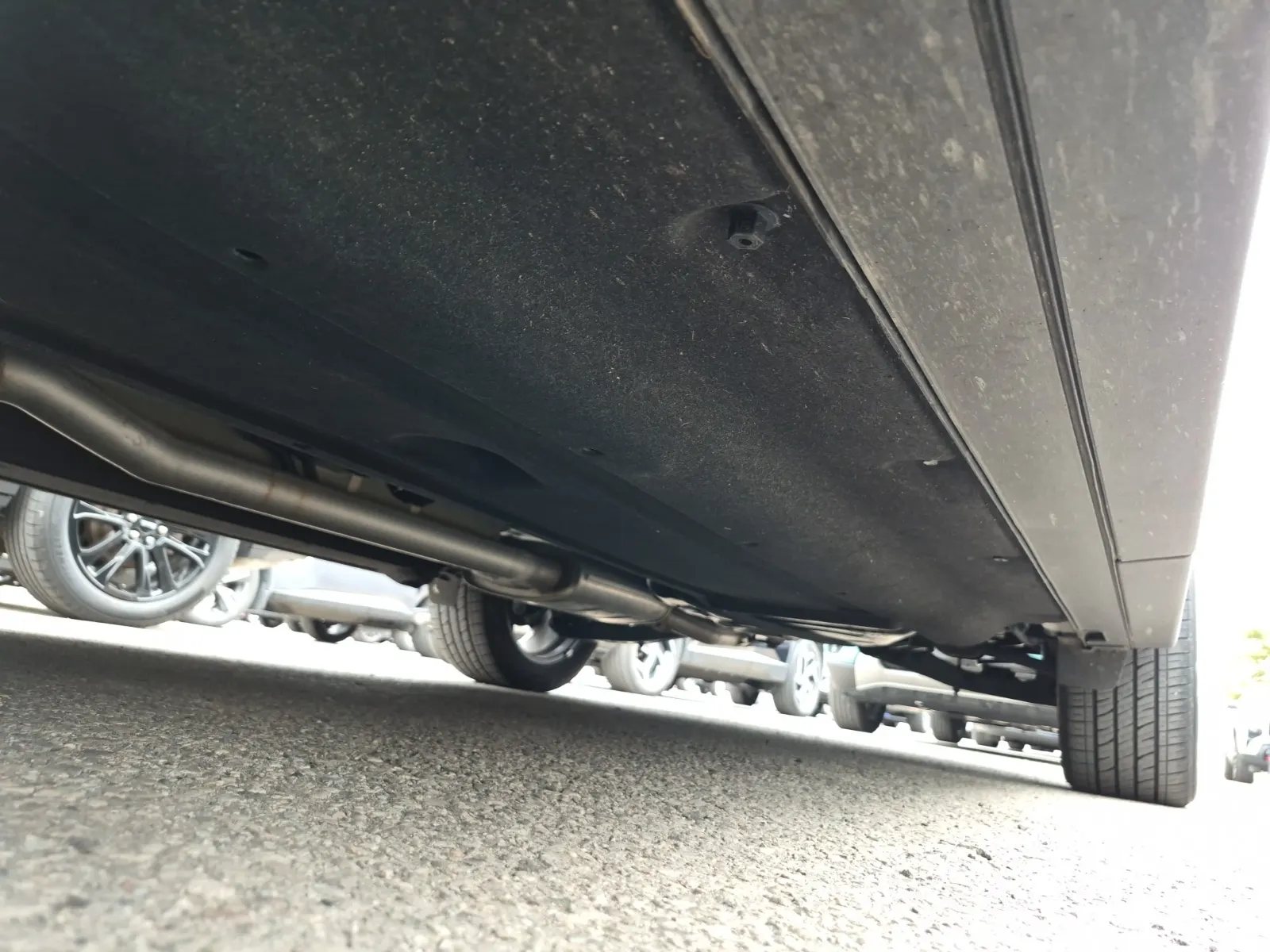 Undercarriage - Driver Photo