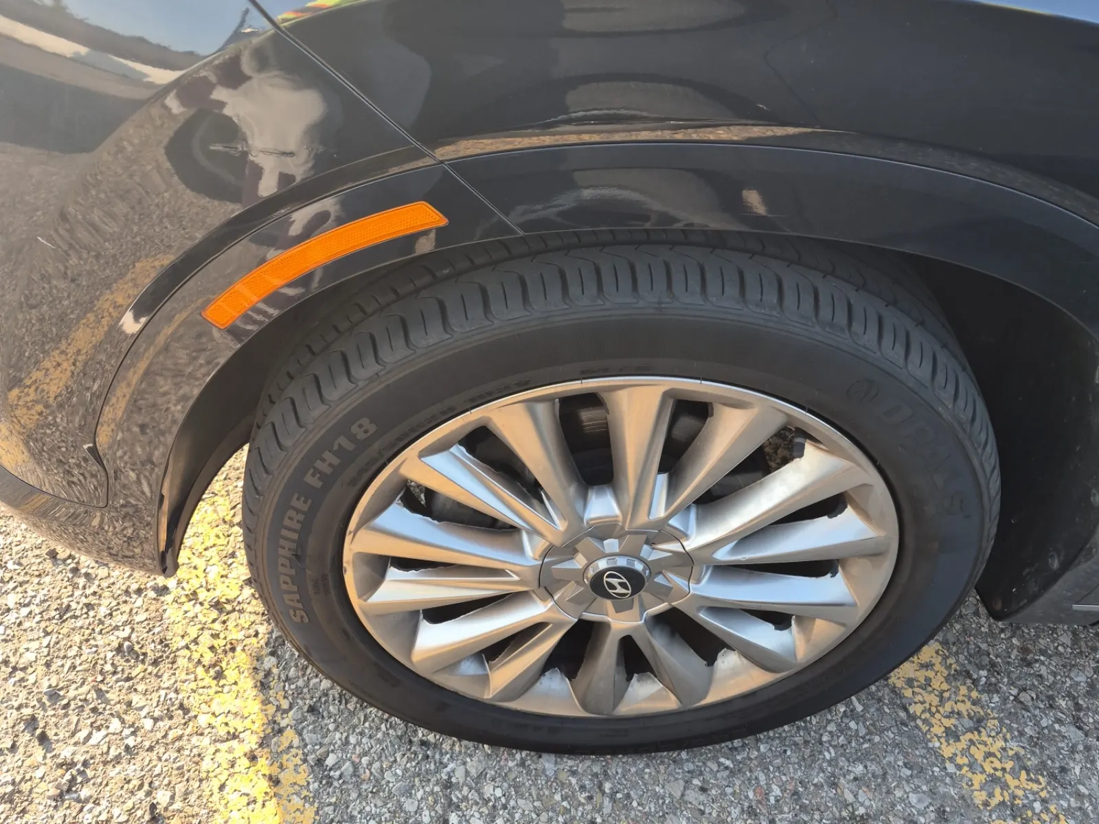 Front driver wheel/tire photo