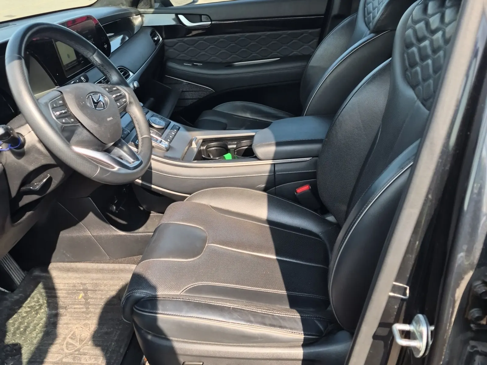 Front Interior Photo