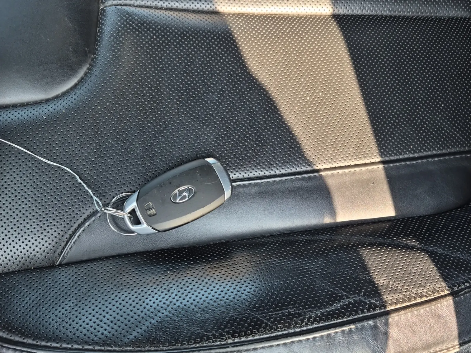 Keys/Fobs/Manual Photo
