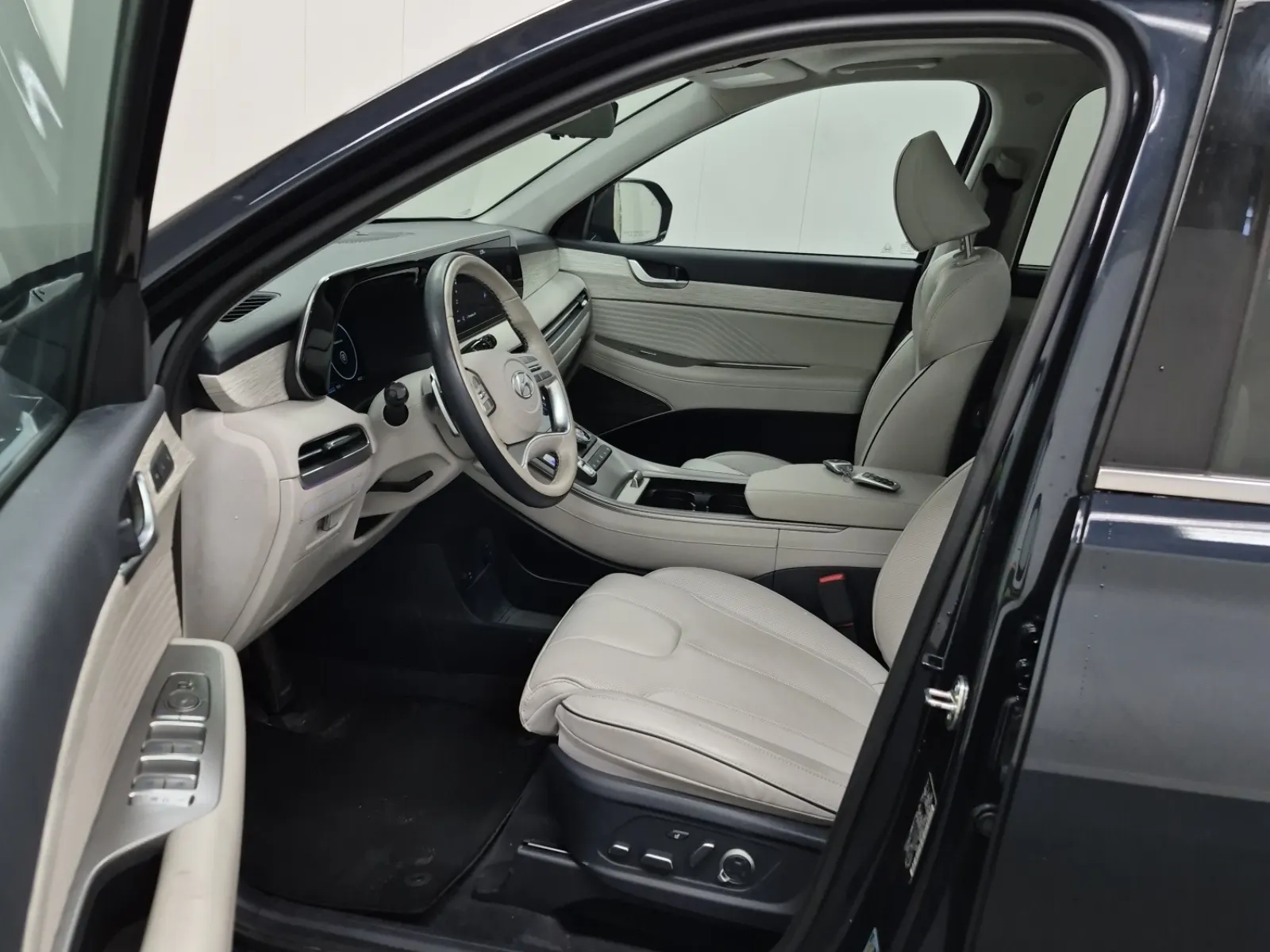 Front Interior Photo