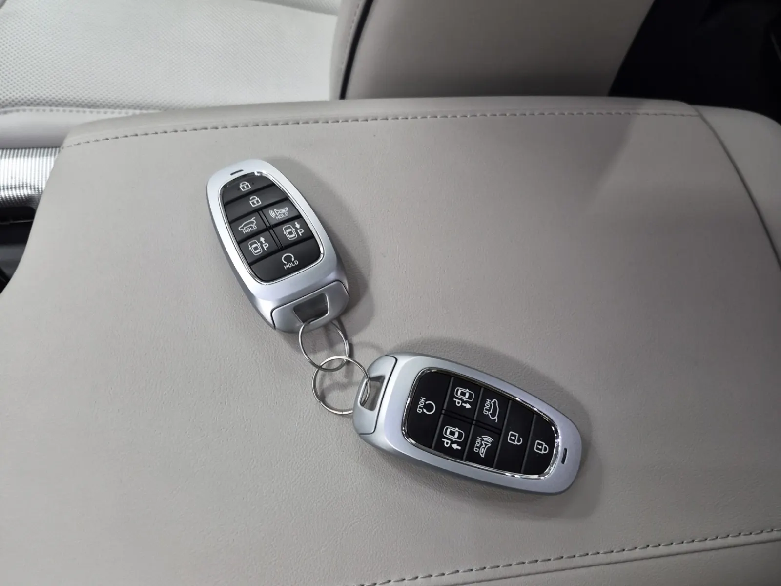 Keys/Fobs/Manual Photo