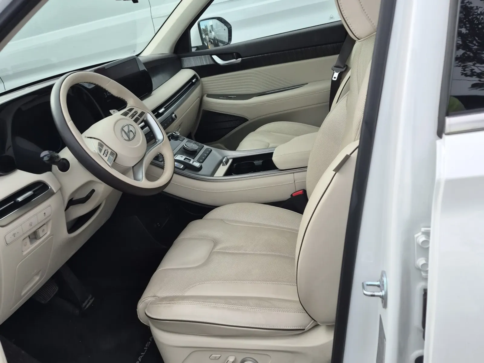 Front Interior Photo