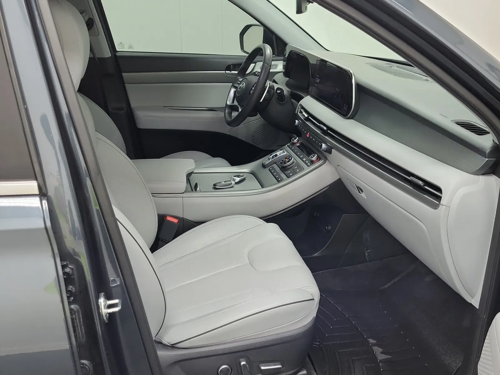 Right Side Interior Photo