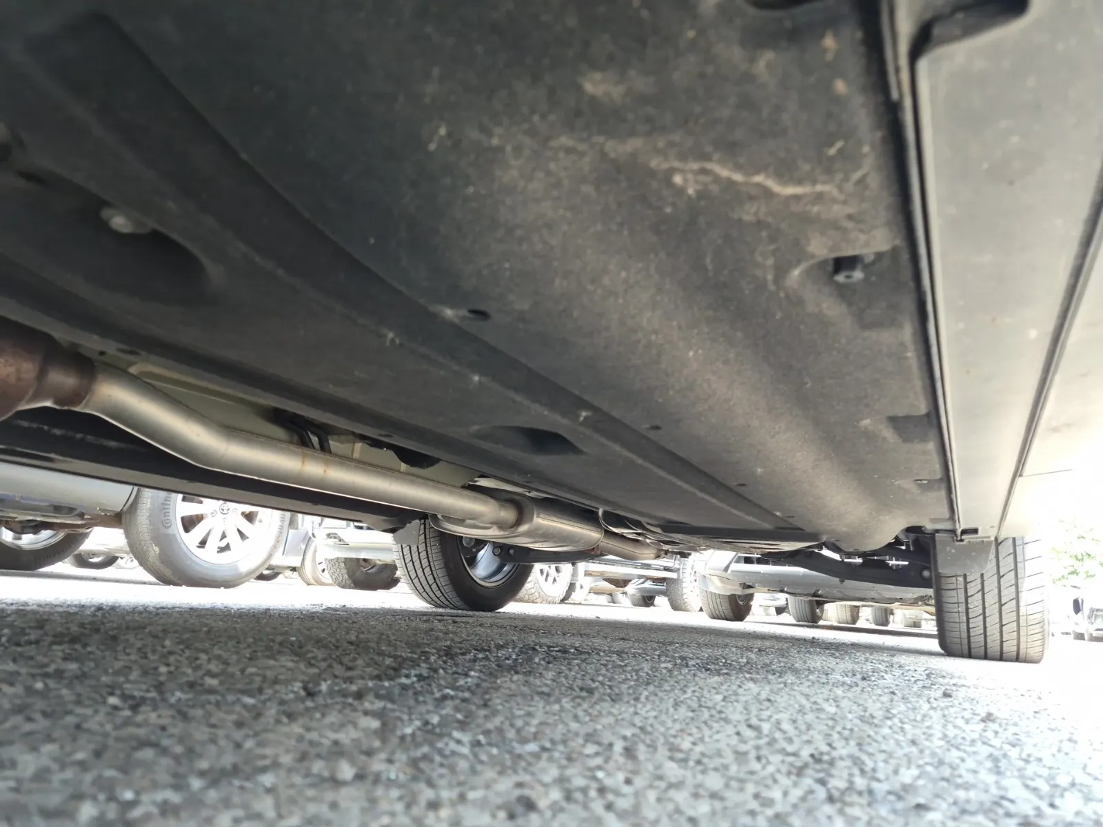 Undercarriage - Driver Photo
