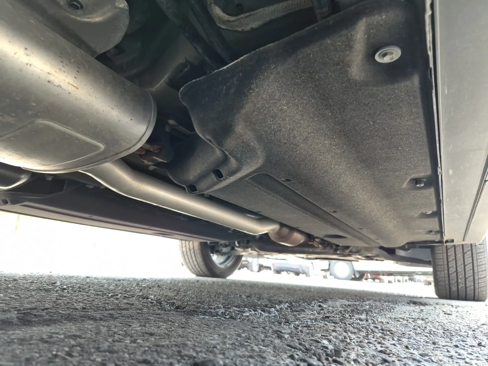 Undercarriage - Passenger Photo