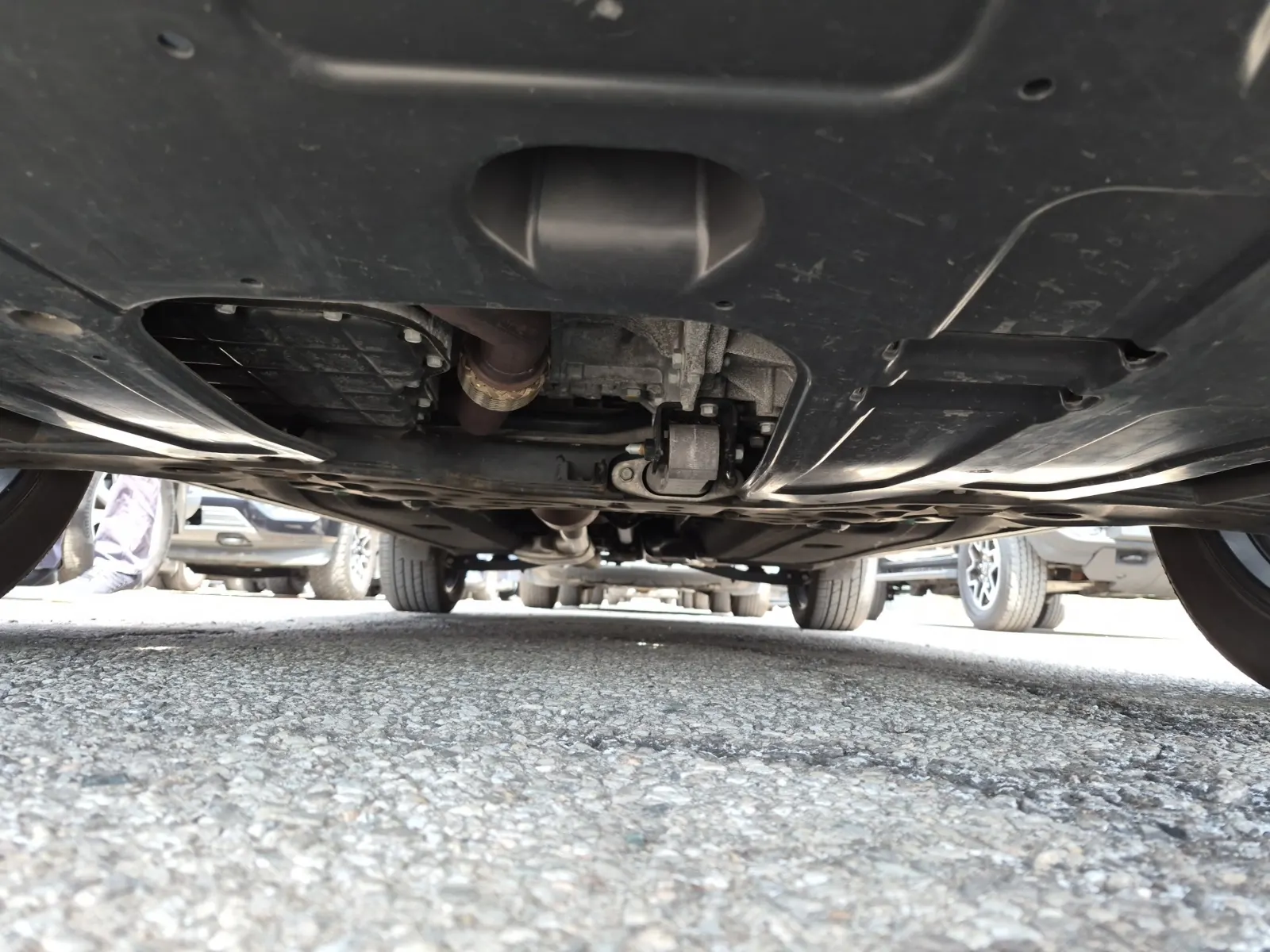 Undercarriage - Front Photo