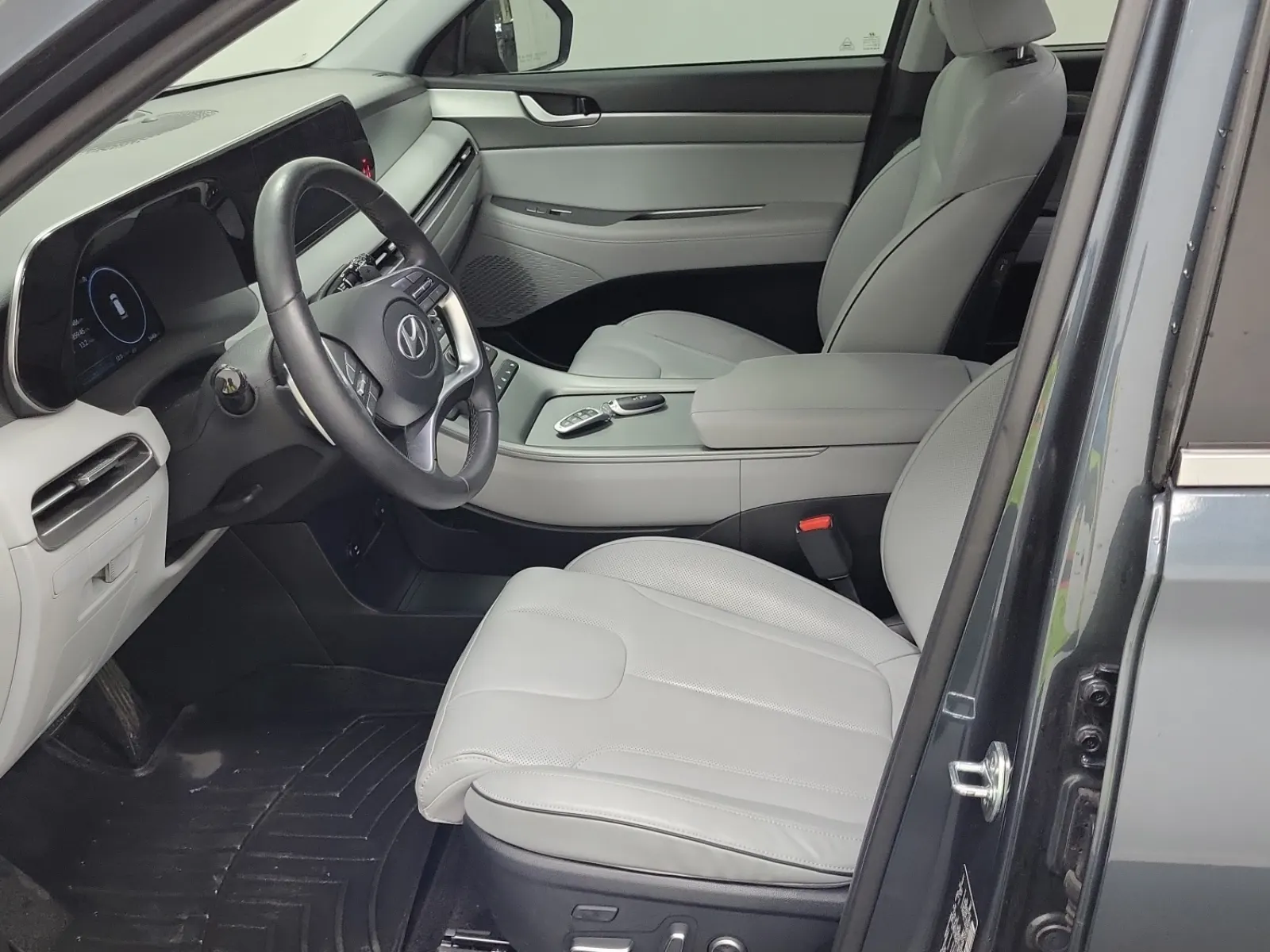 Front Interior Photo