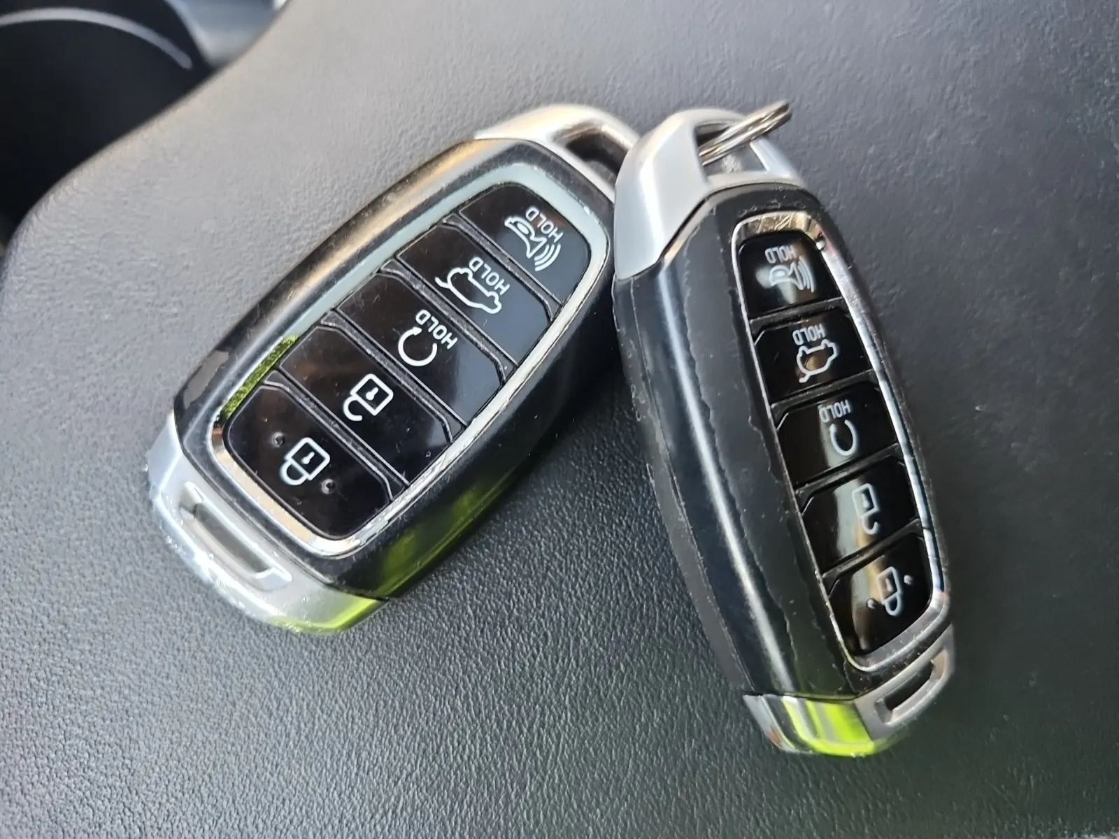 Keys/Fobs/Manual Photo