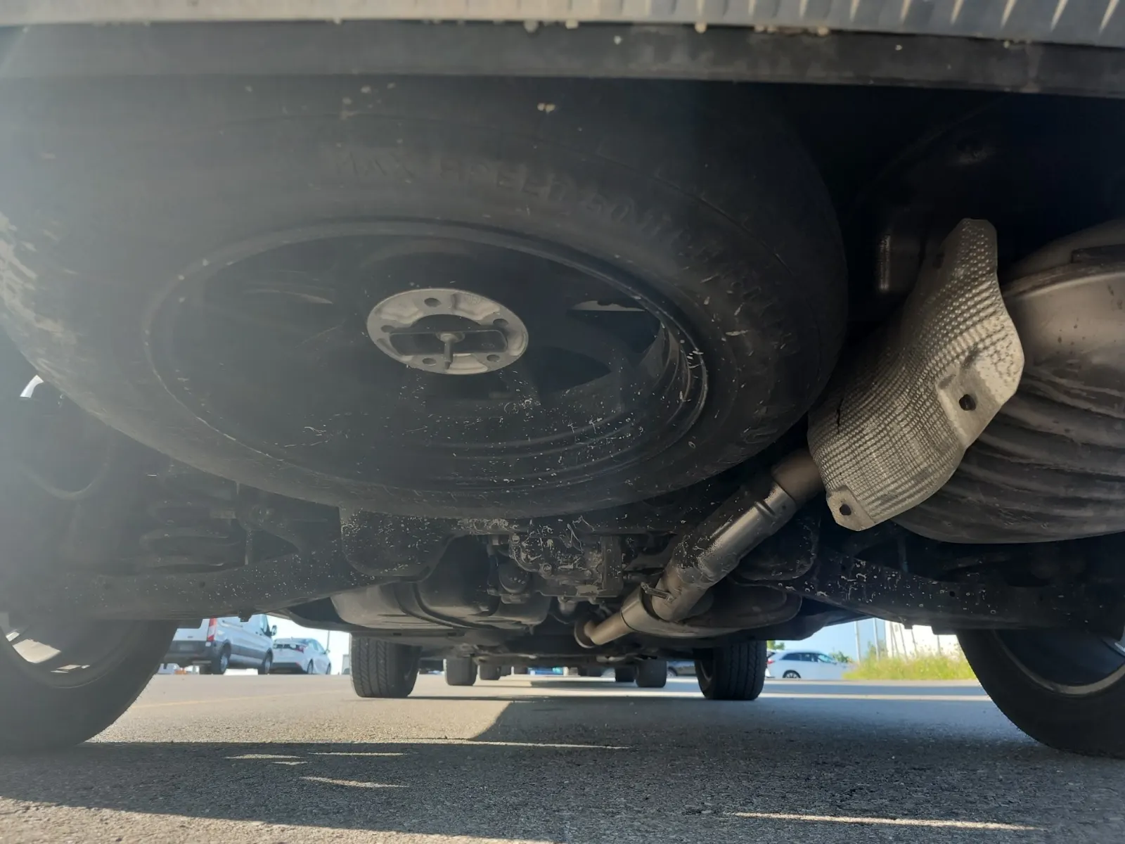 Undercarriage - Rear Photo