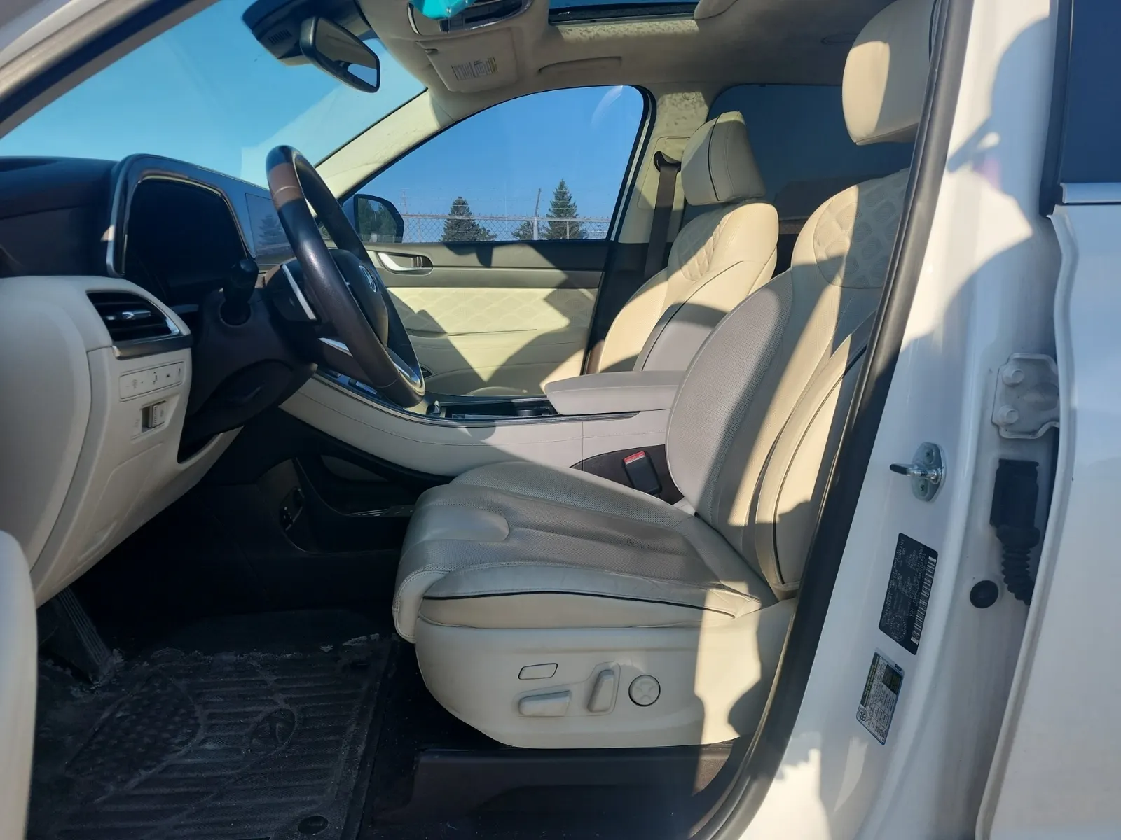 Front Interior Photo