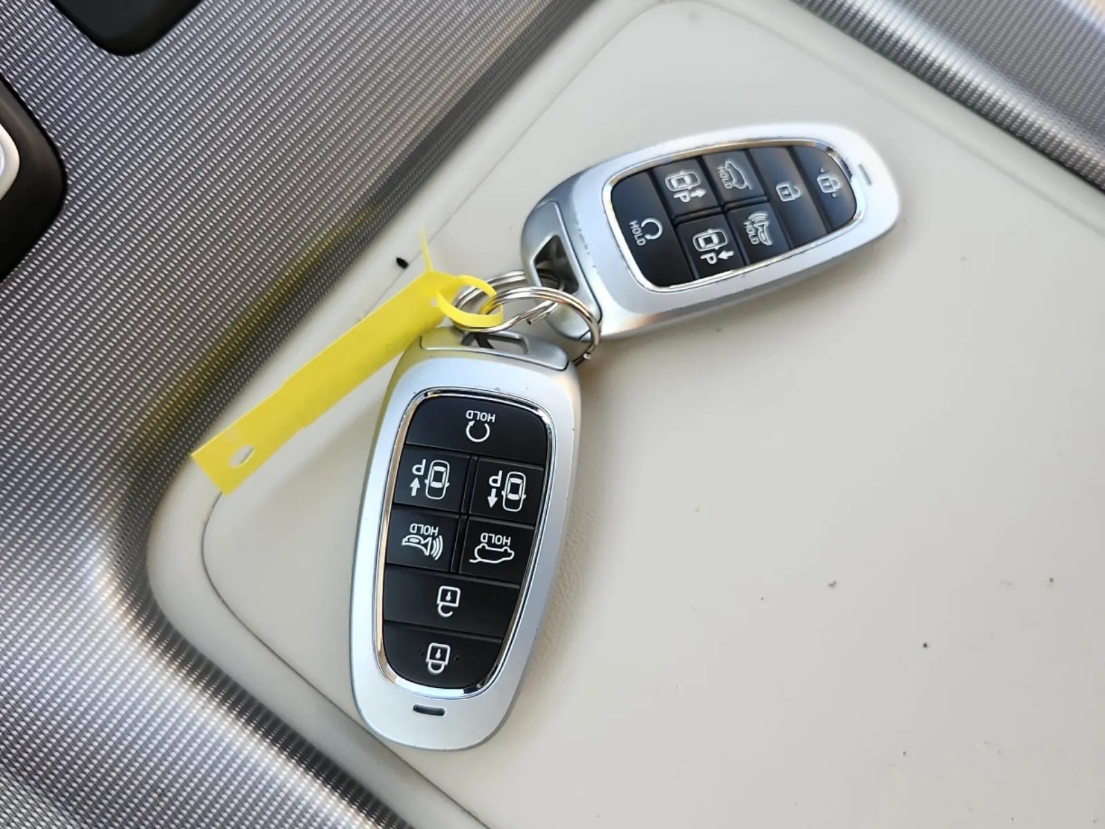 Keys/Fobs/Manual Photo
