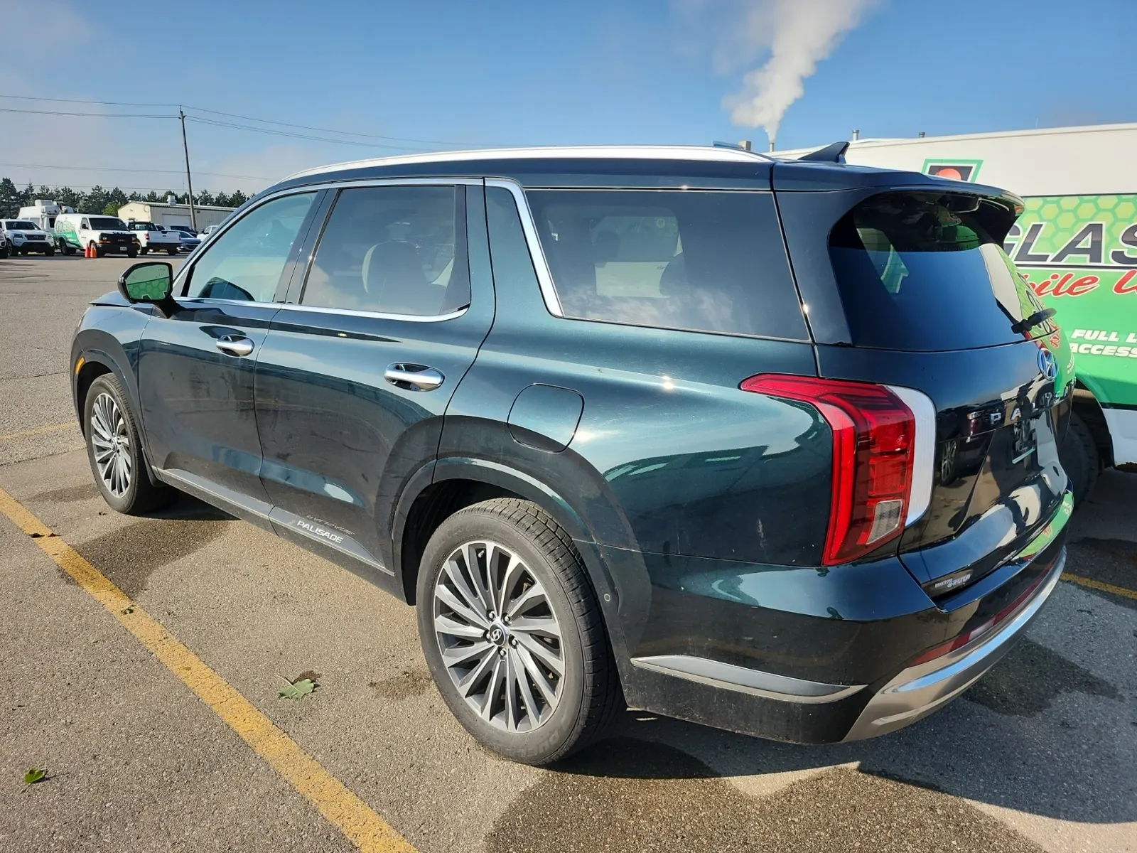 Driver Rear 3/4 Photo