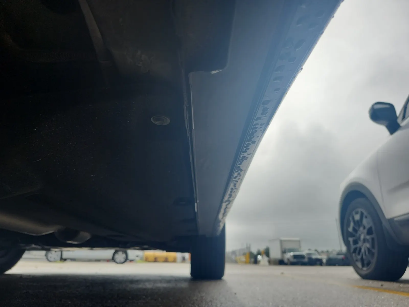 Undercarriage - Passenger Photo