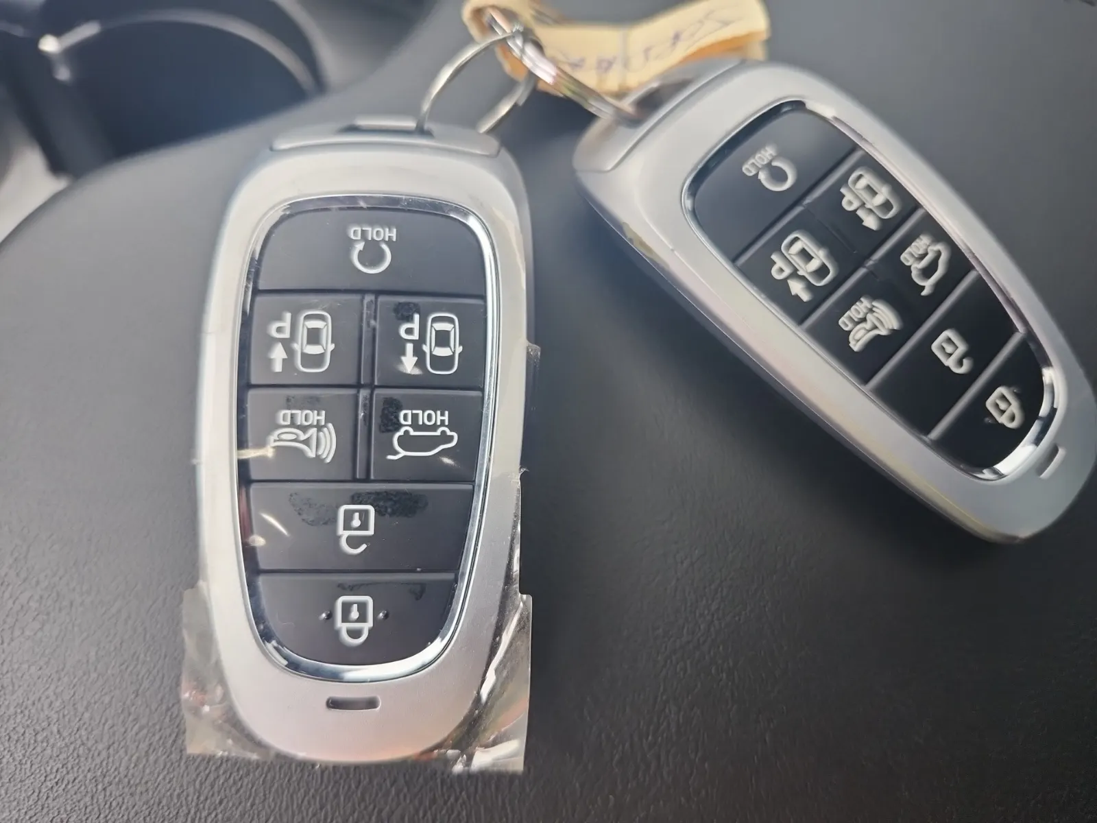 Keys/Fobs/Manual Photo