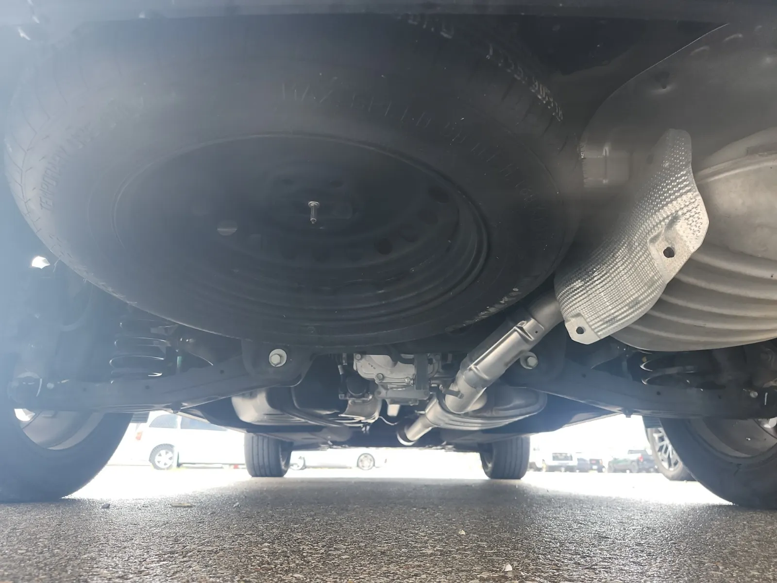 Undercarriage - Rear Photo