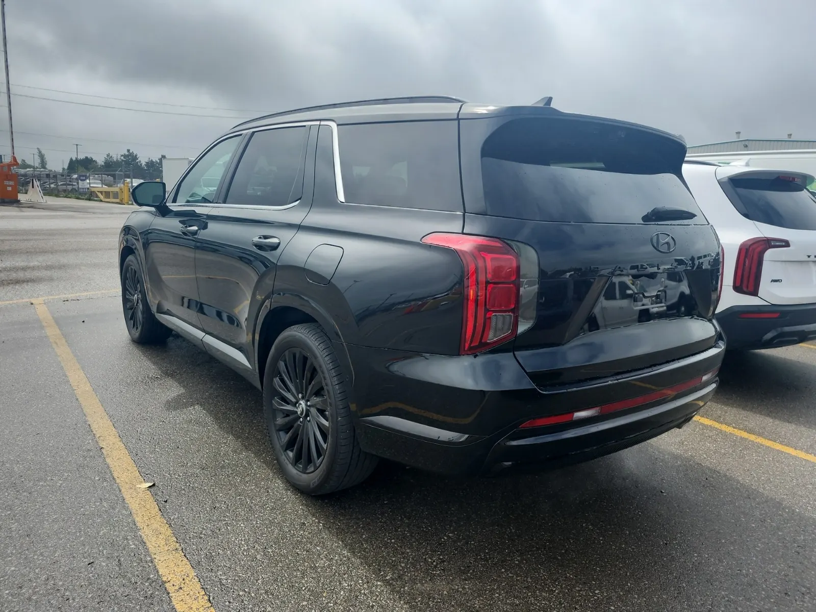 Driver Rear 3/4 Photo