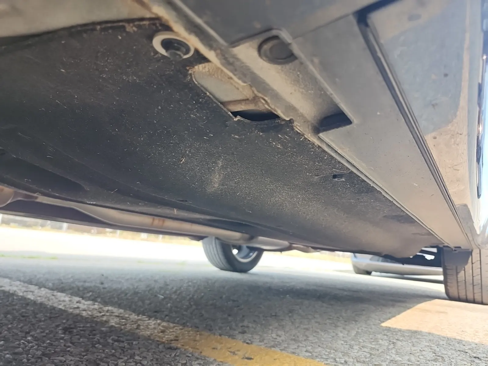 Undercarriage - Driver Photo