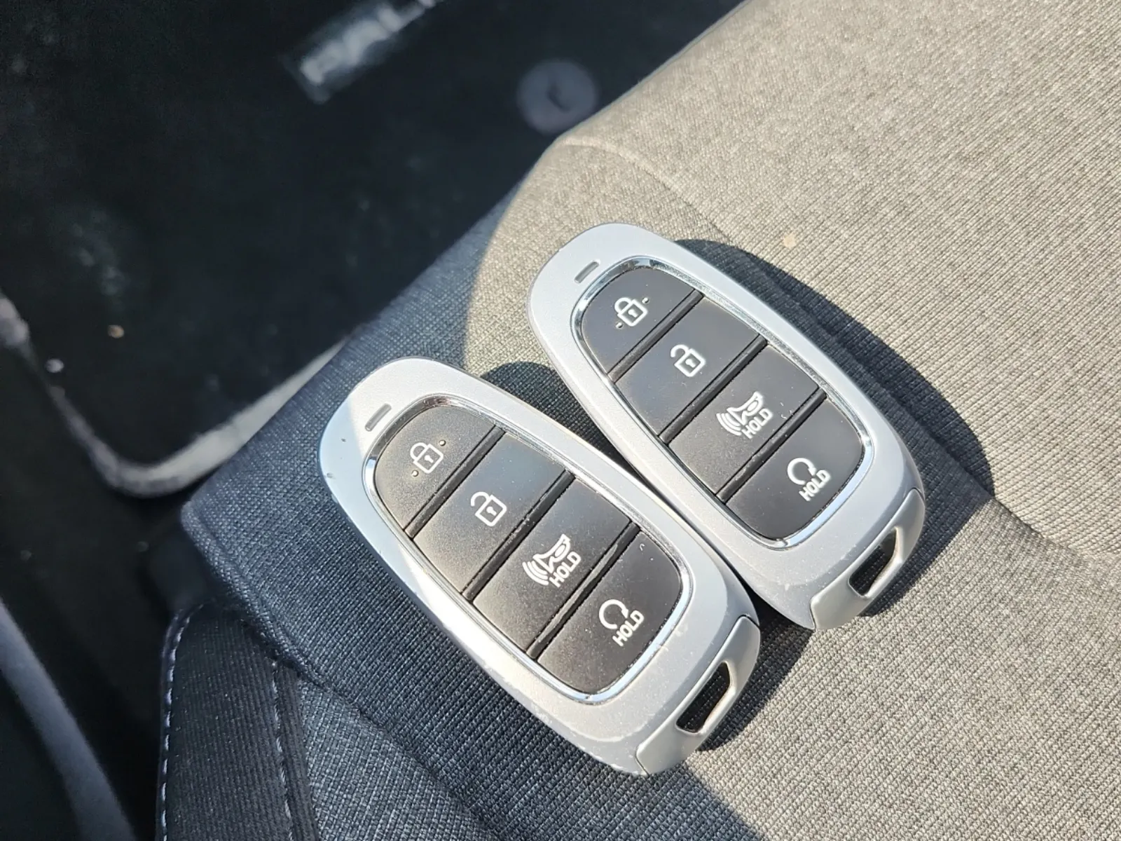 Keys/Fobs/Manual Photo