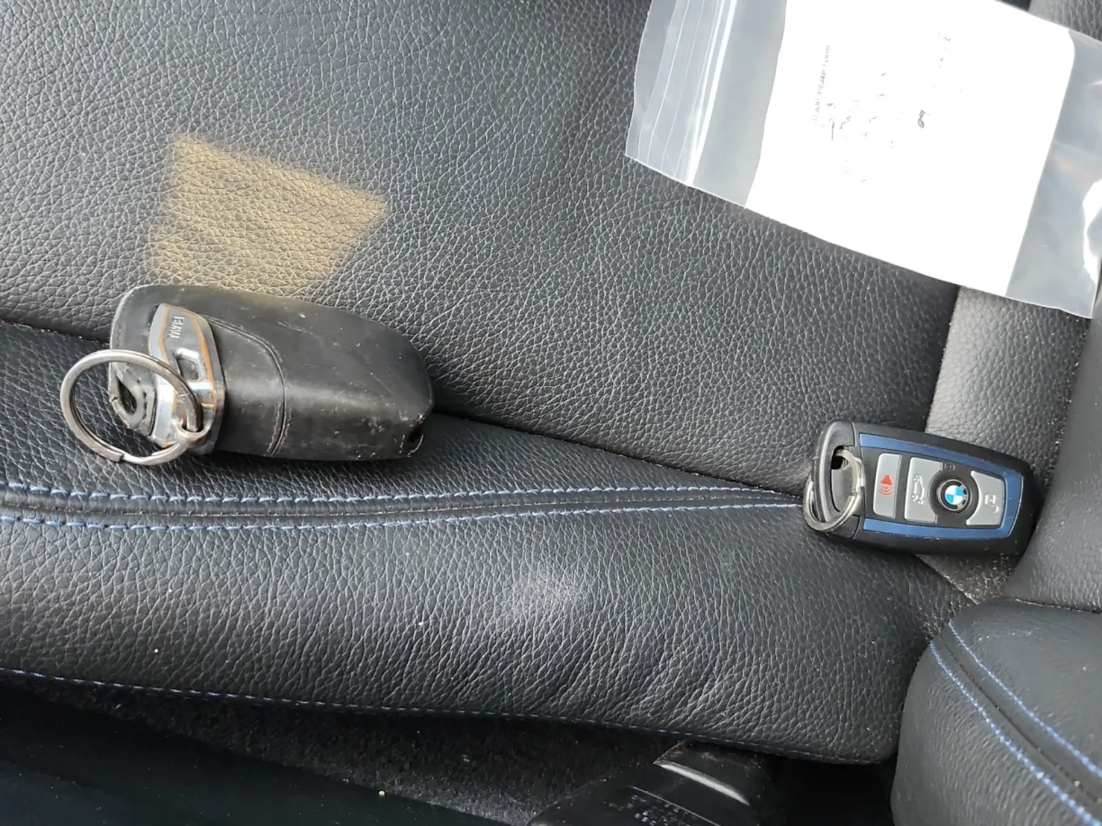 Keys/Fobs/Manual Photo