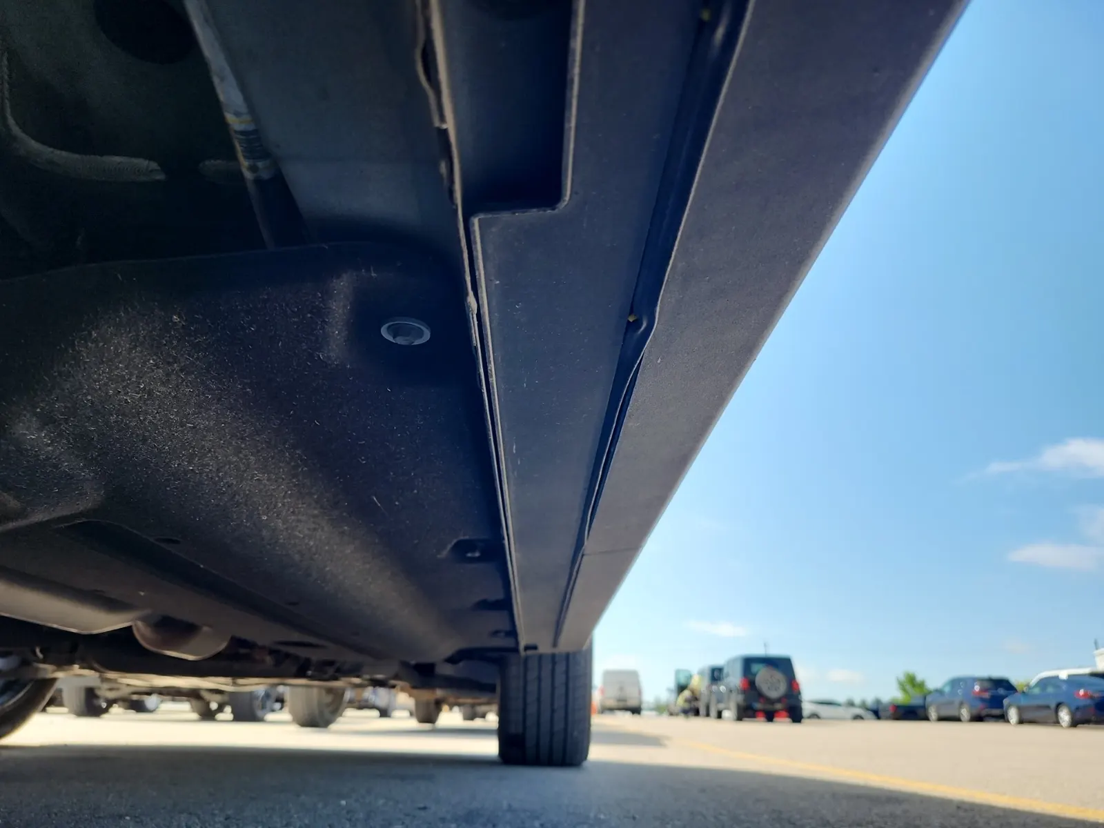 Undercarriage - Passenger Photo