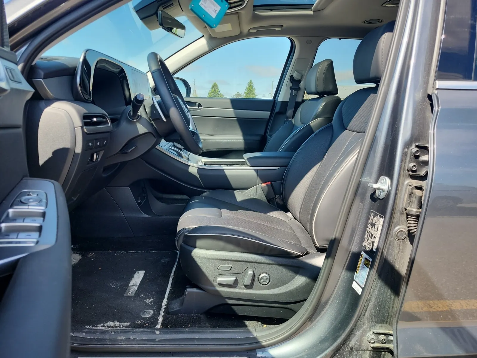 Front Interior Photo