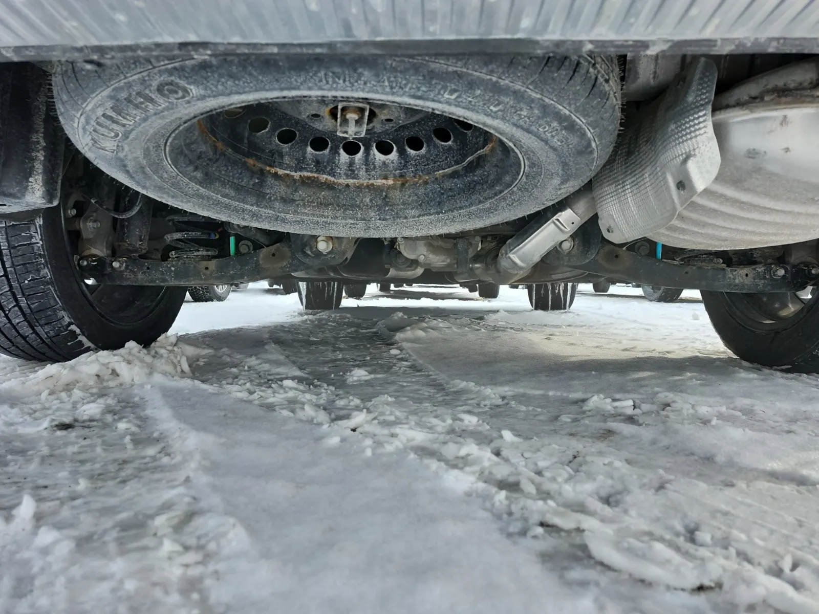 Undercarriage - Rear Photo