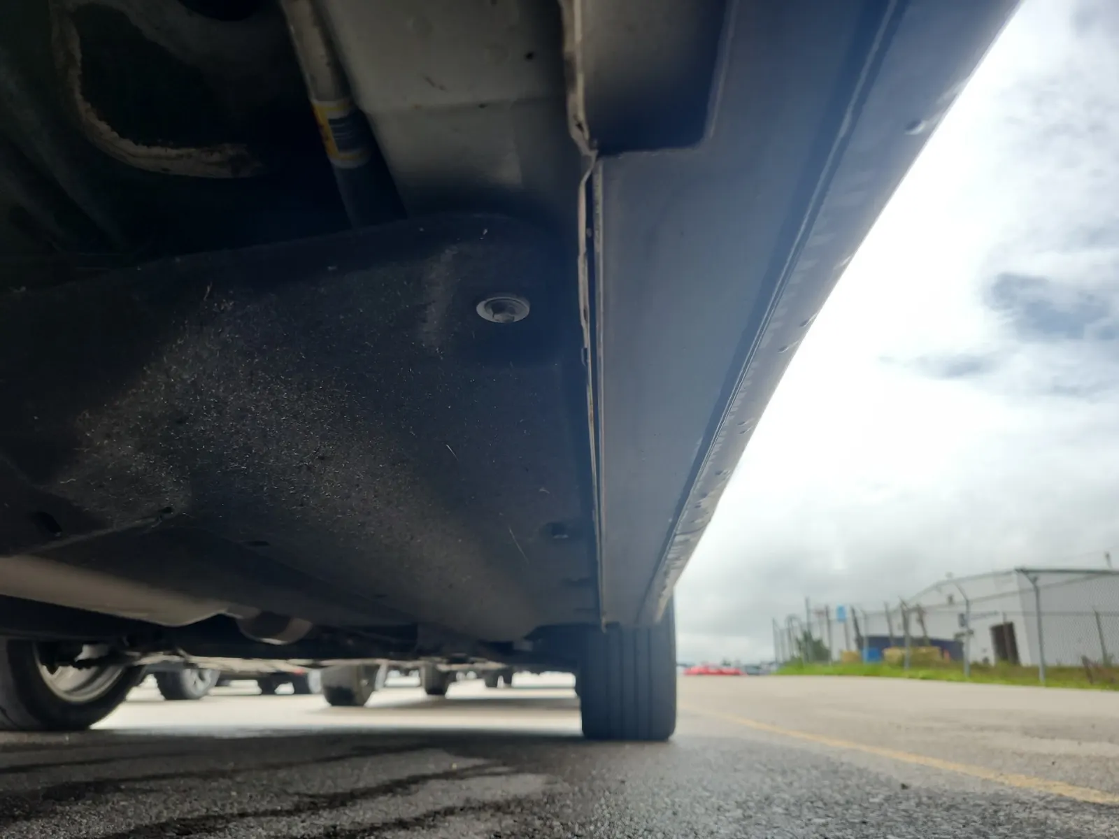 Undercarriage - Passenger Photo