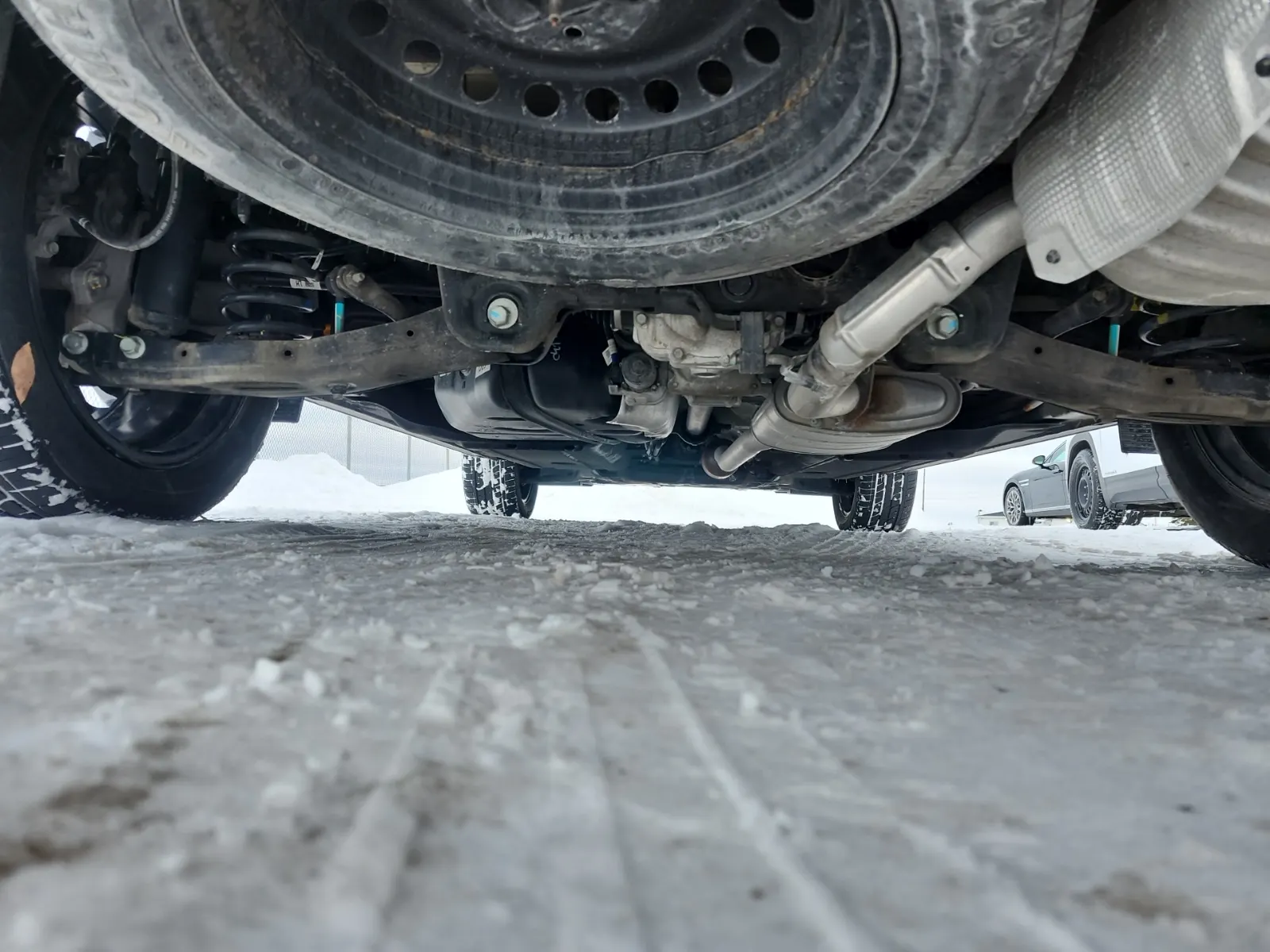 Undercarriage - Rear Photo