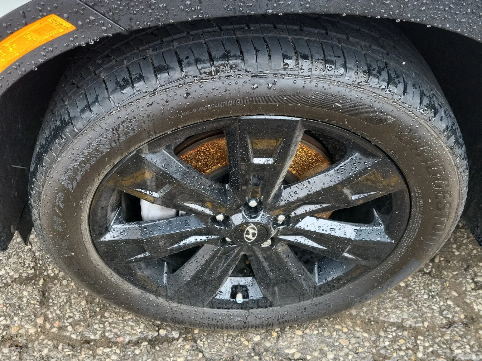 Front driver wheel/tire photo