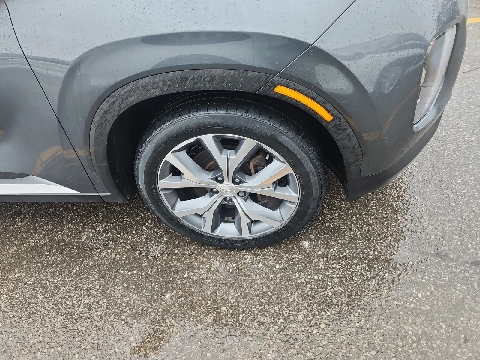 Right Front Wheel/Tire Photo