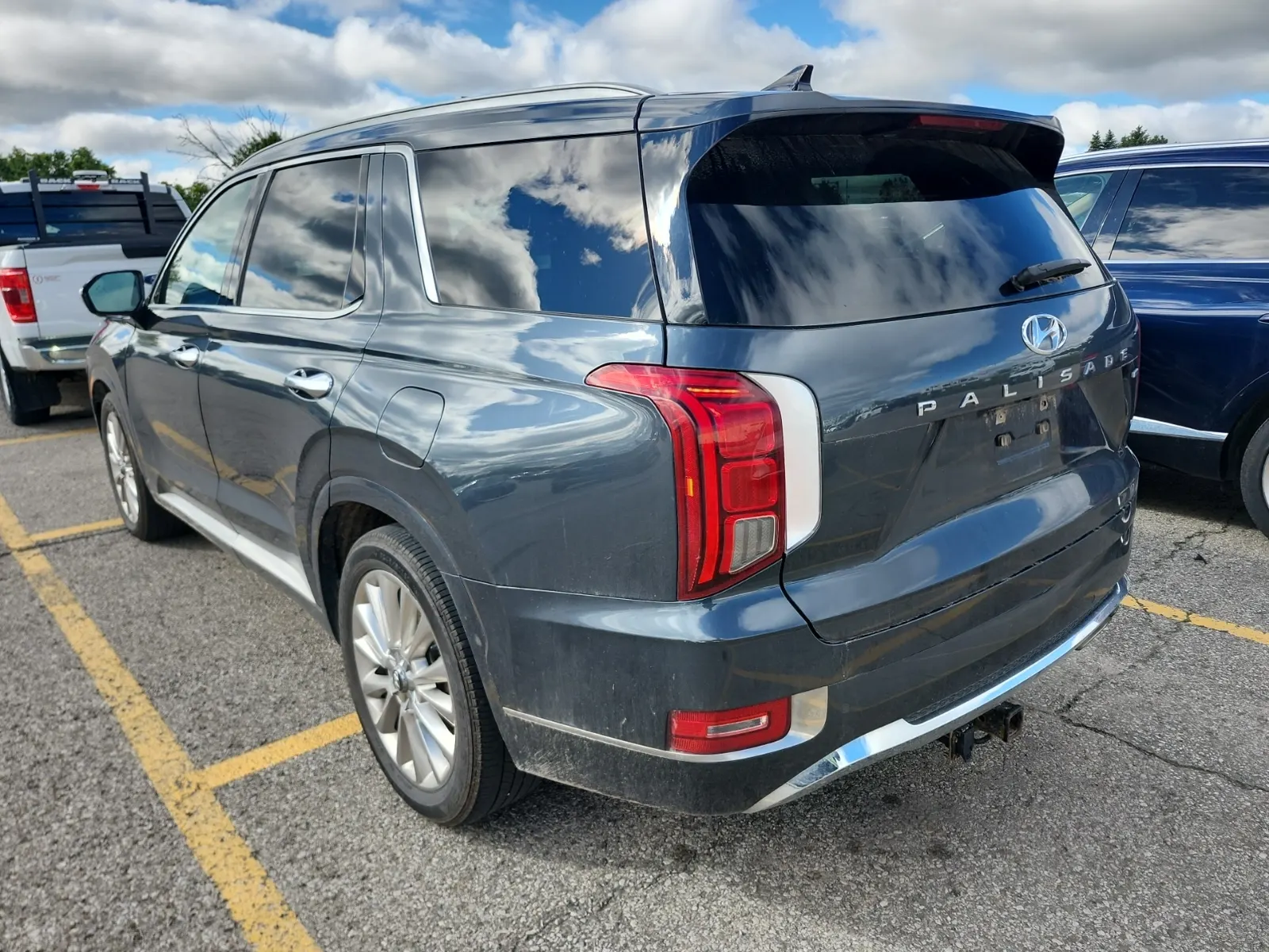 Driver Rear 3/4 Photo