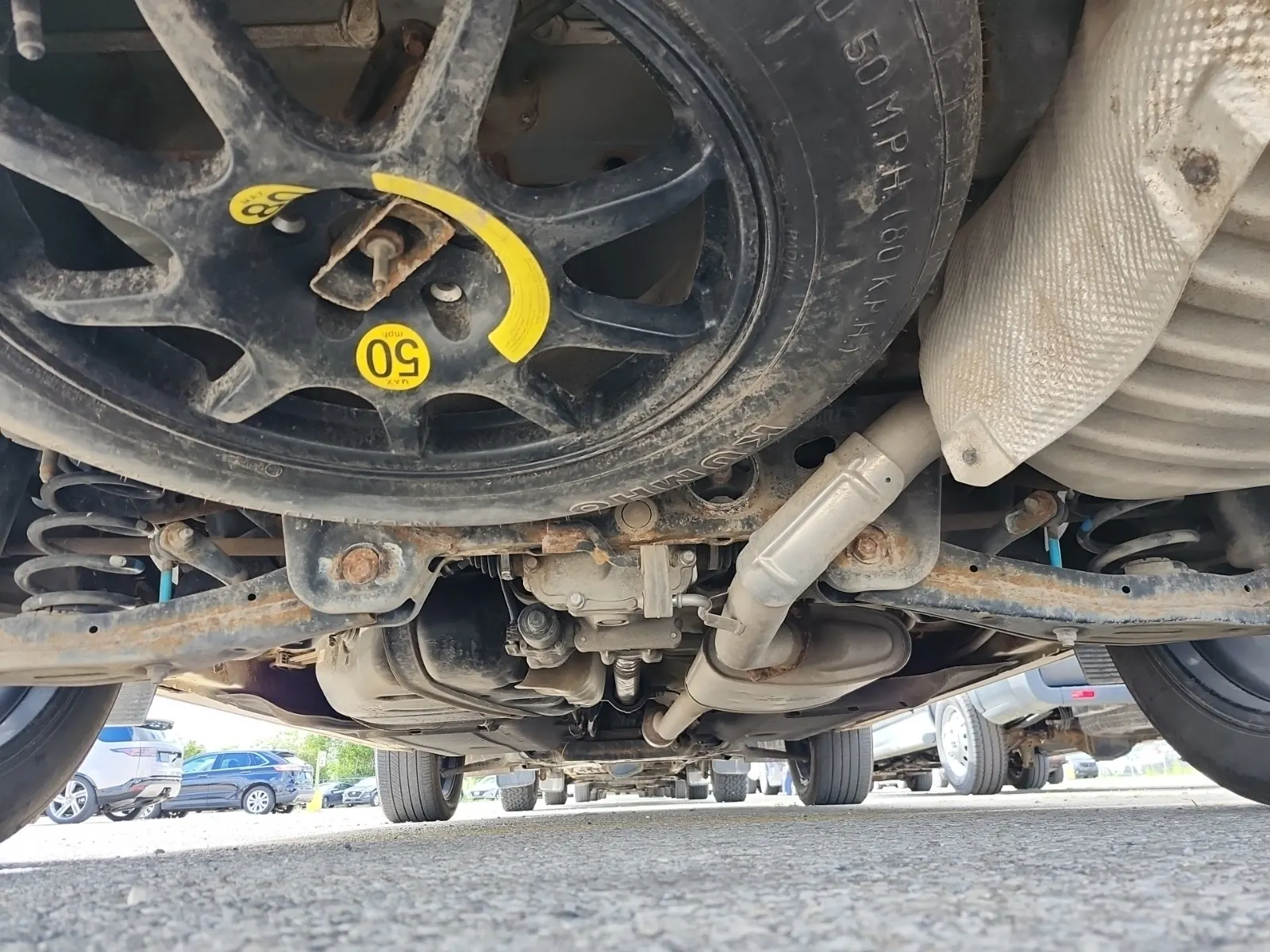Undercarriage - Rear Photo