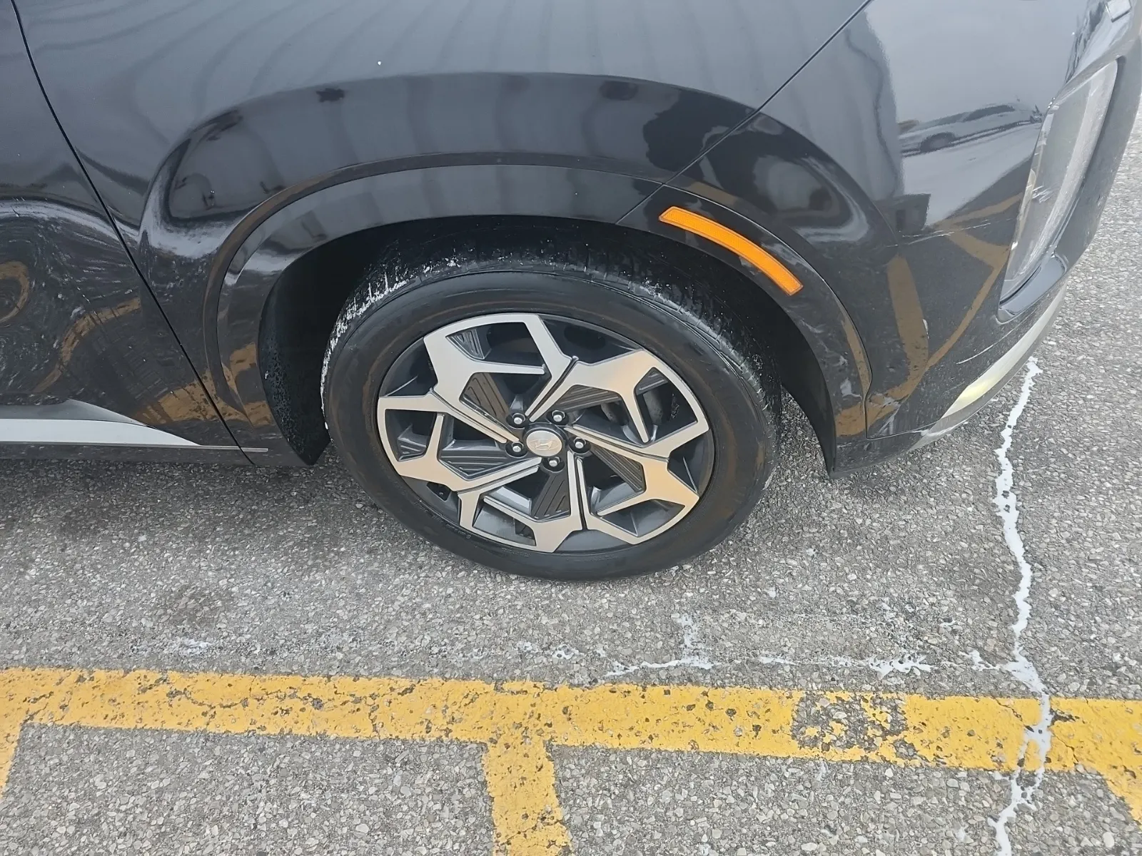 Right Front Wheel/Tire Photo
