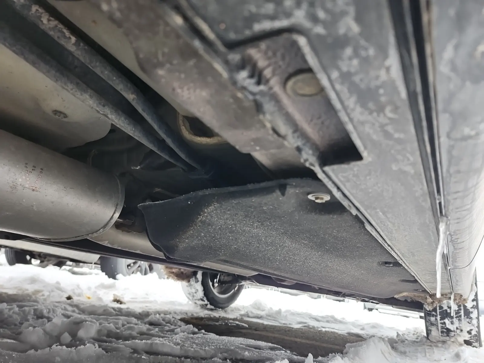 Undercarriage - Passenger Photo