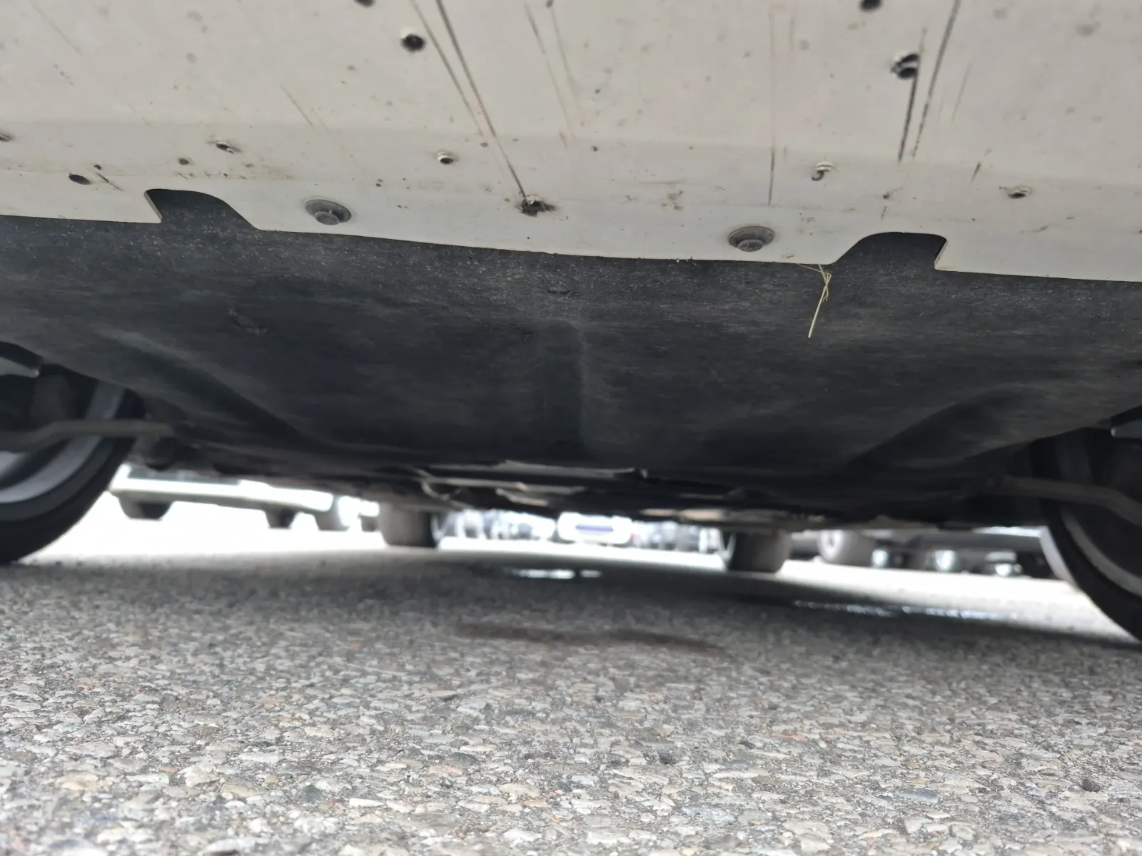 Undercarriage - Front Photo