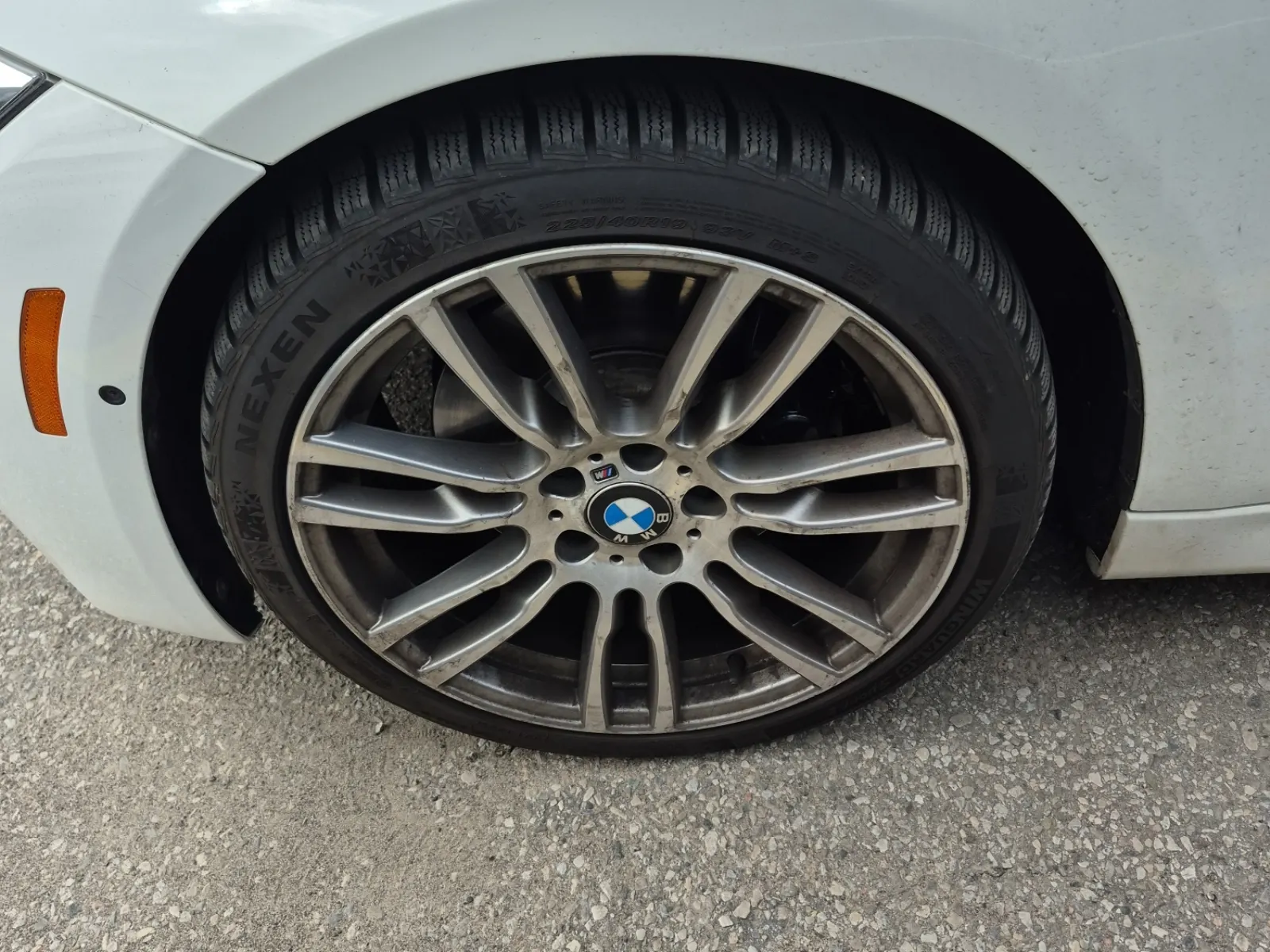 Front driver wheel/tire photo