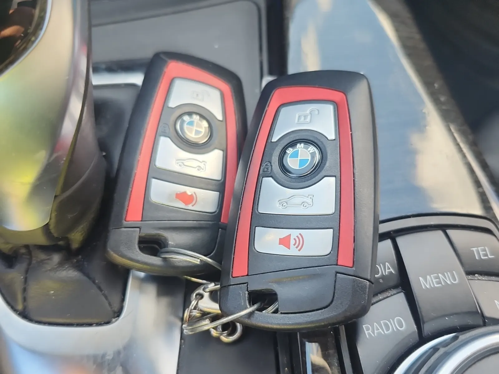 Keys/Fobs/Manual Photo