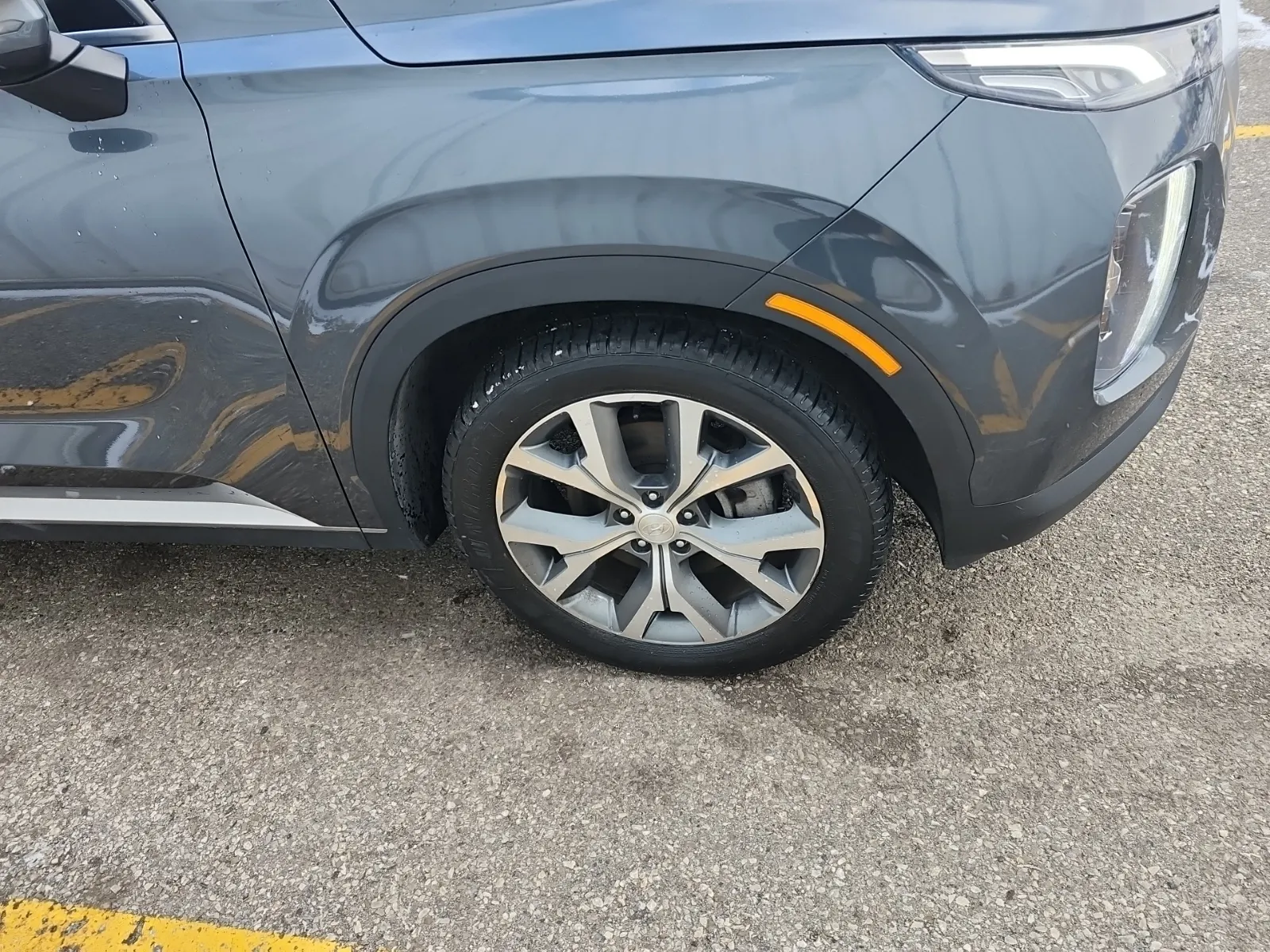Right Front Wheel/Tire Photo