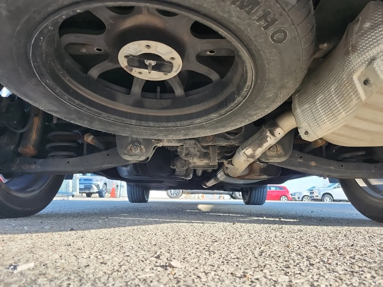 Undercarriage - Rear Photo