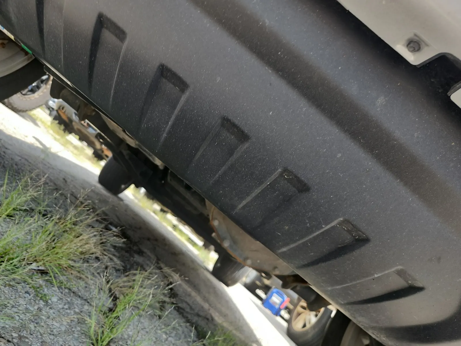 Undercarriage - Front Photo