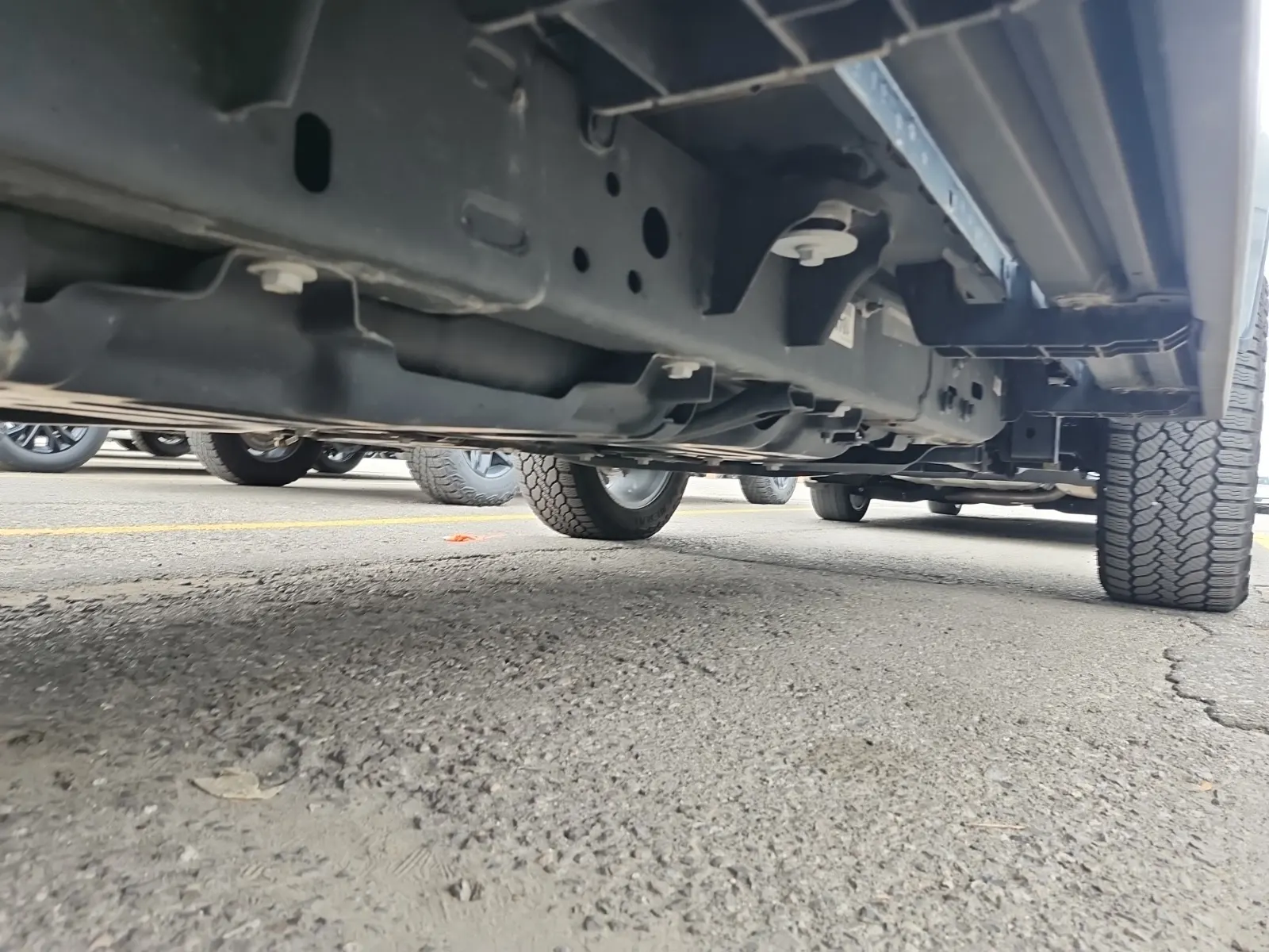 Undercarriage - Passenger Photo