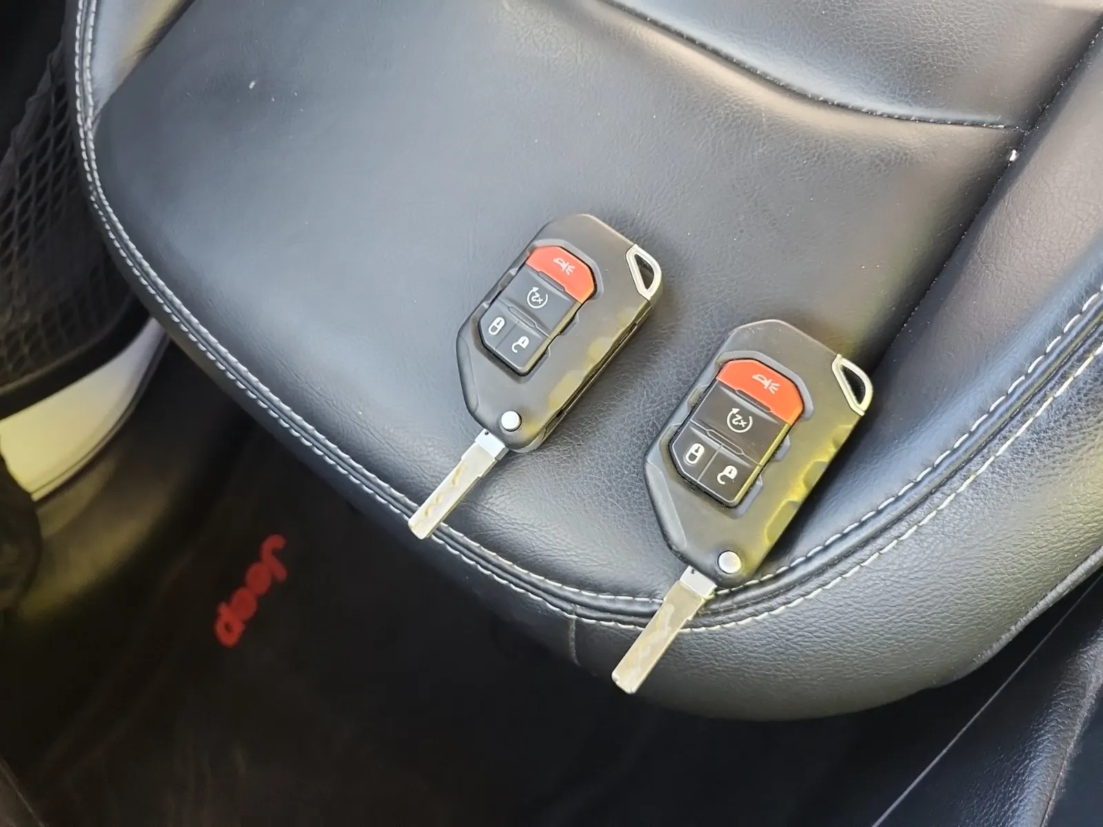 Keys/Fobs/Manual Photo