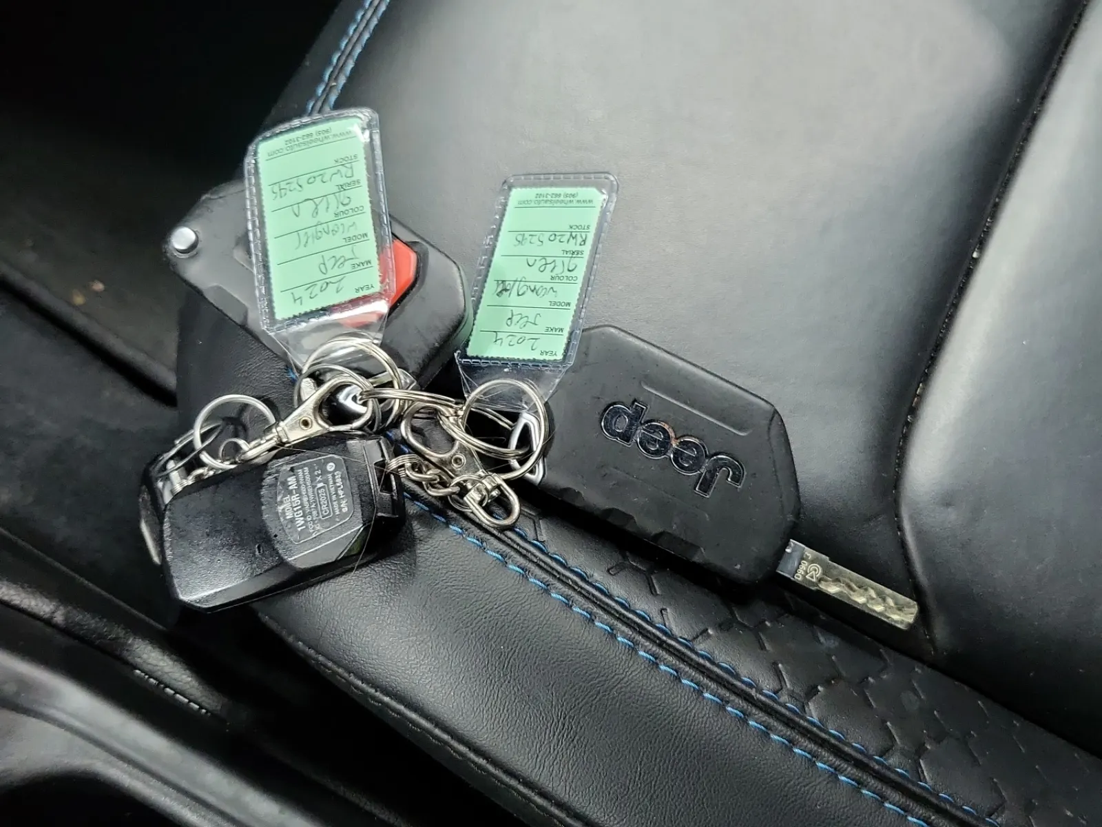 Keys/Fobs/Manual Photo